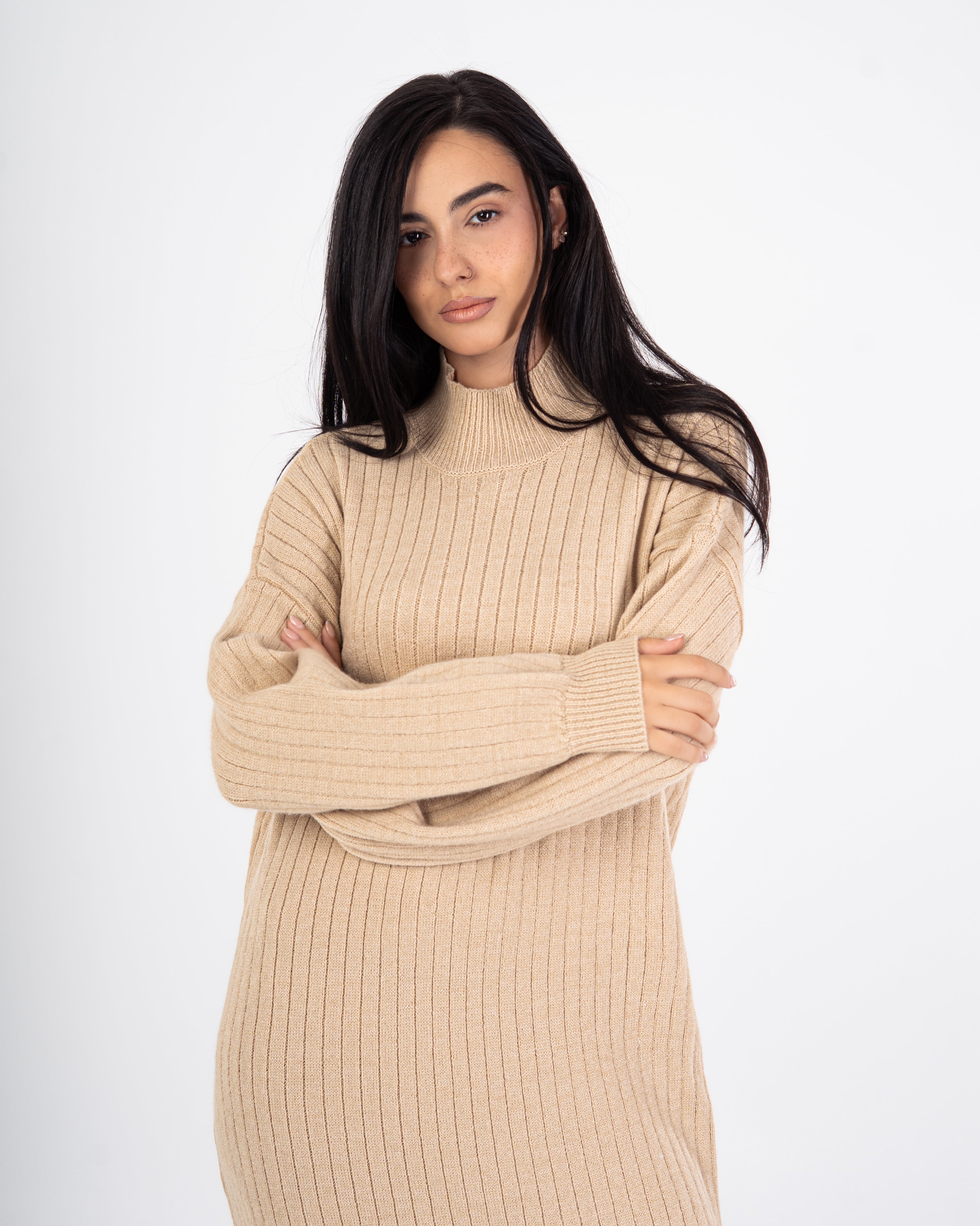 فستان محبوك - مع (رقبة على شكل حرف A)