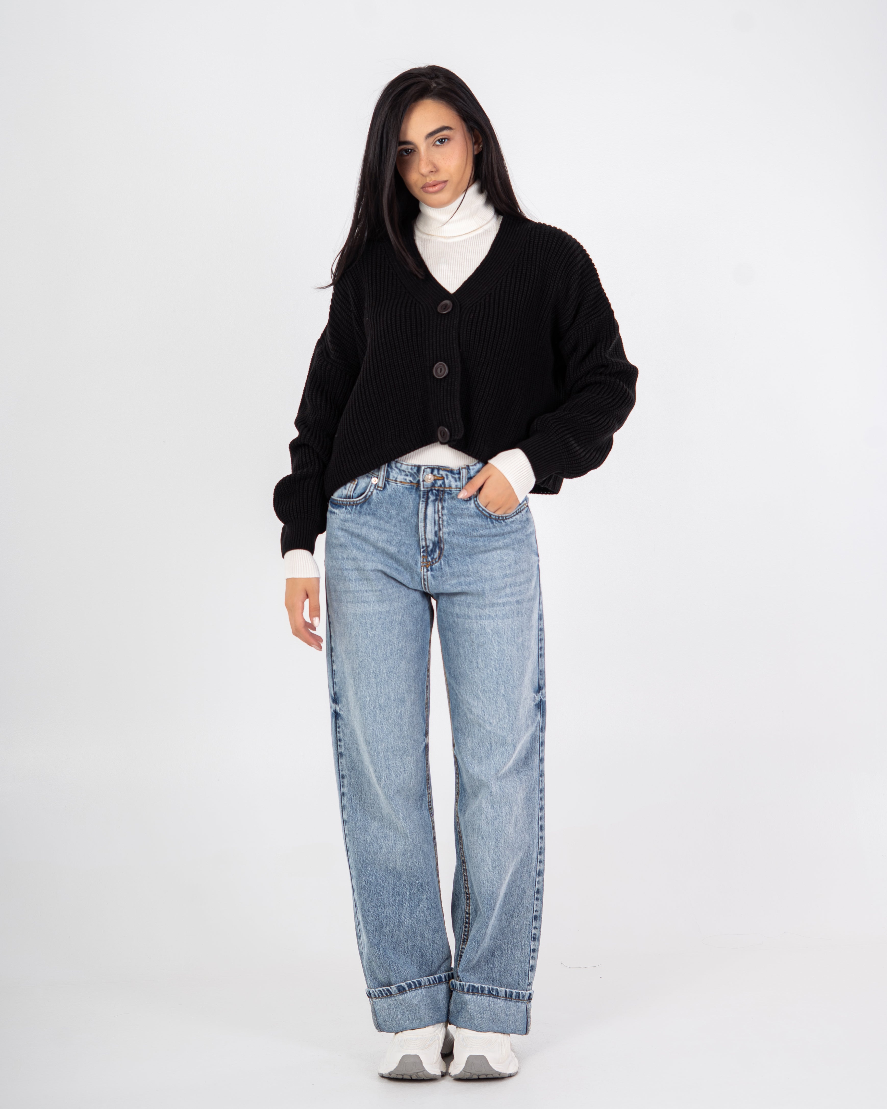 Short Knitwear Cardigan – Three Buttons