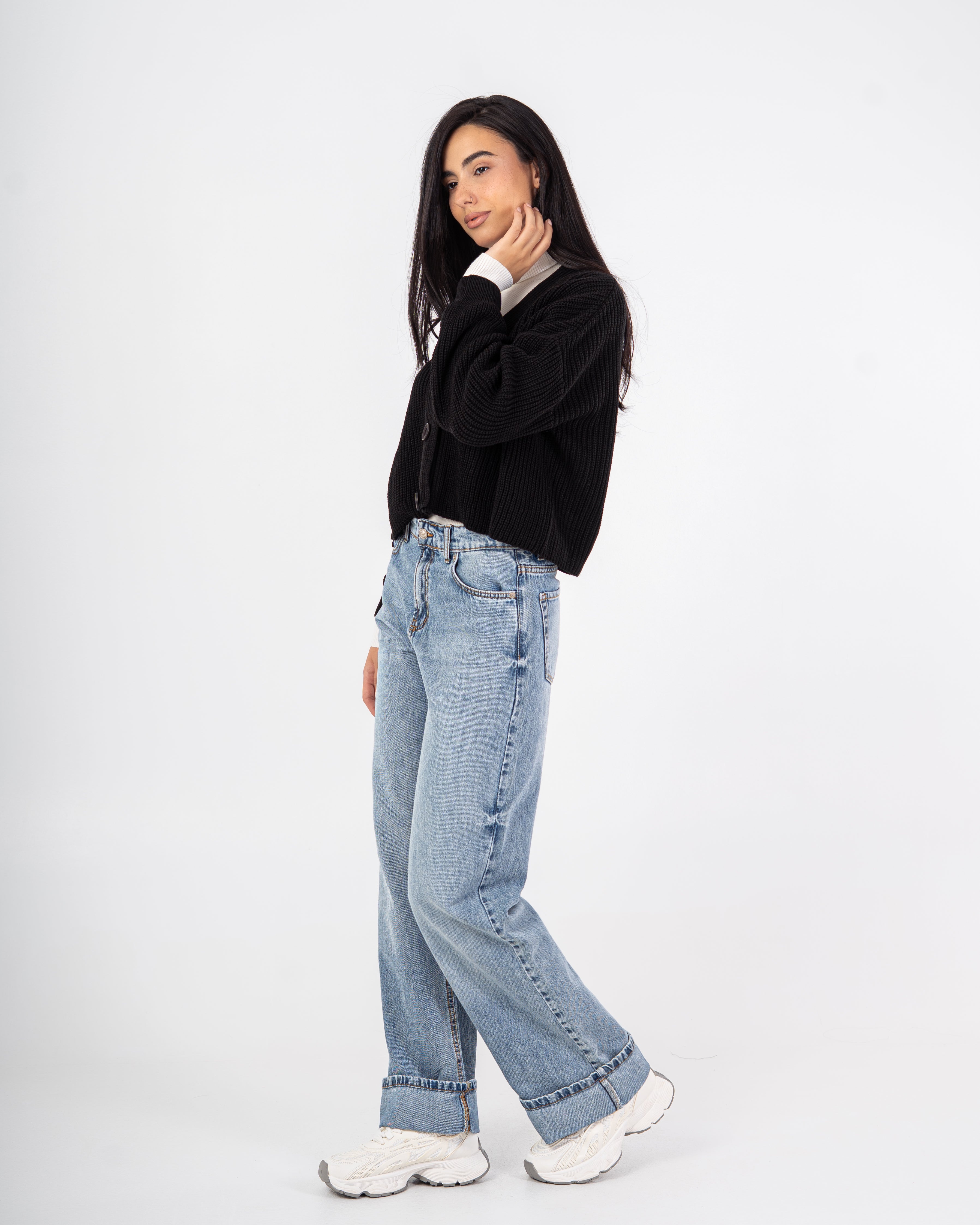 Short Knitwear Cardigan – Three Buttons