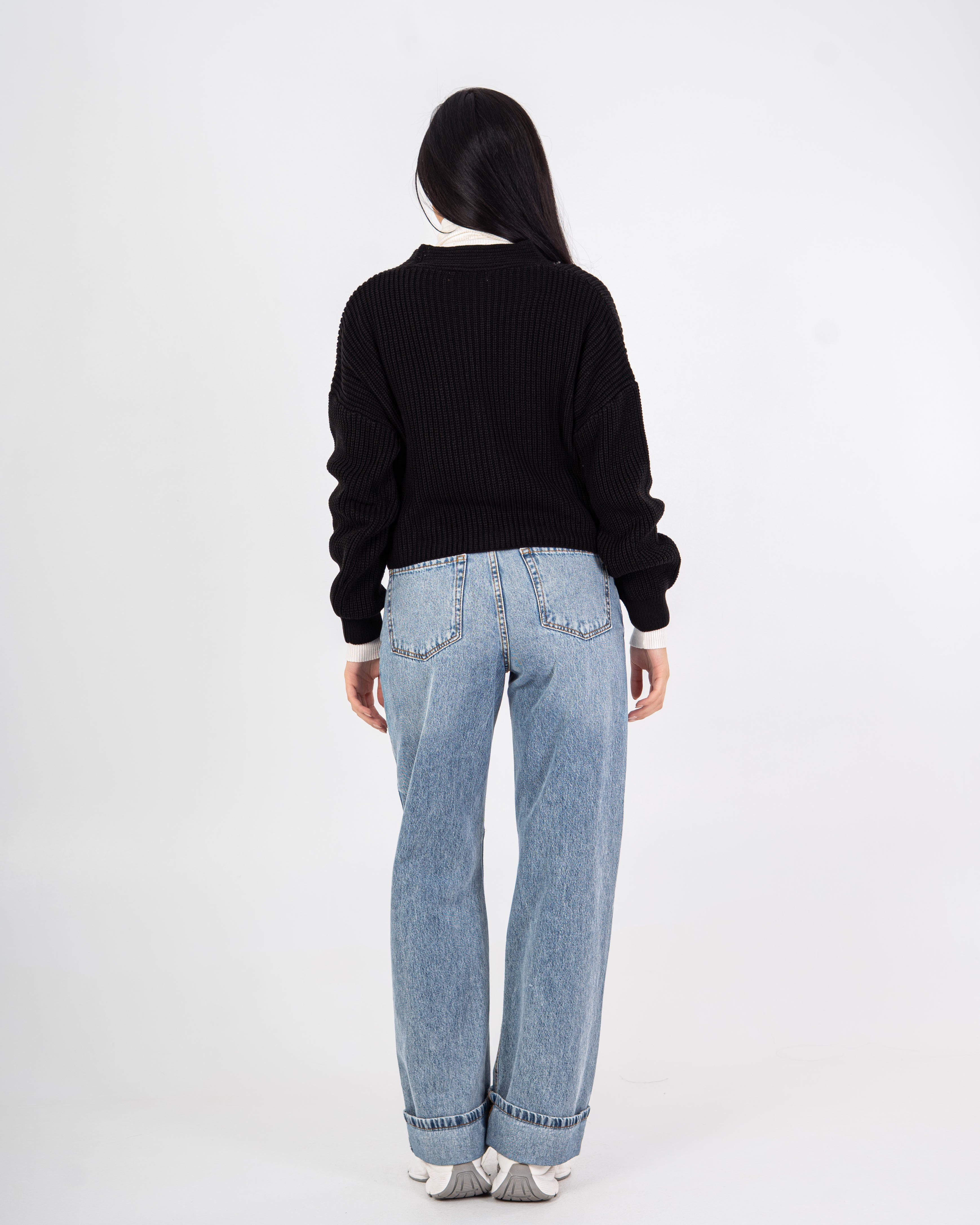 Short Knitwear Cardigan – Three Buttons