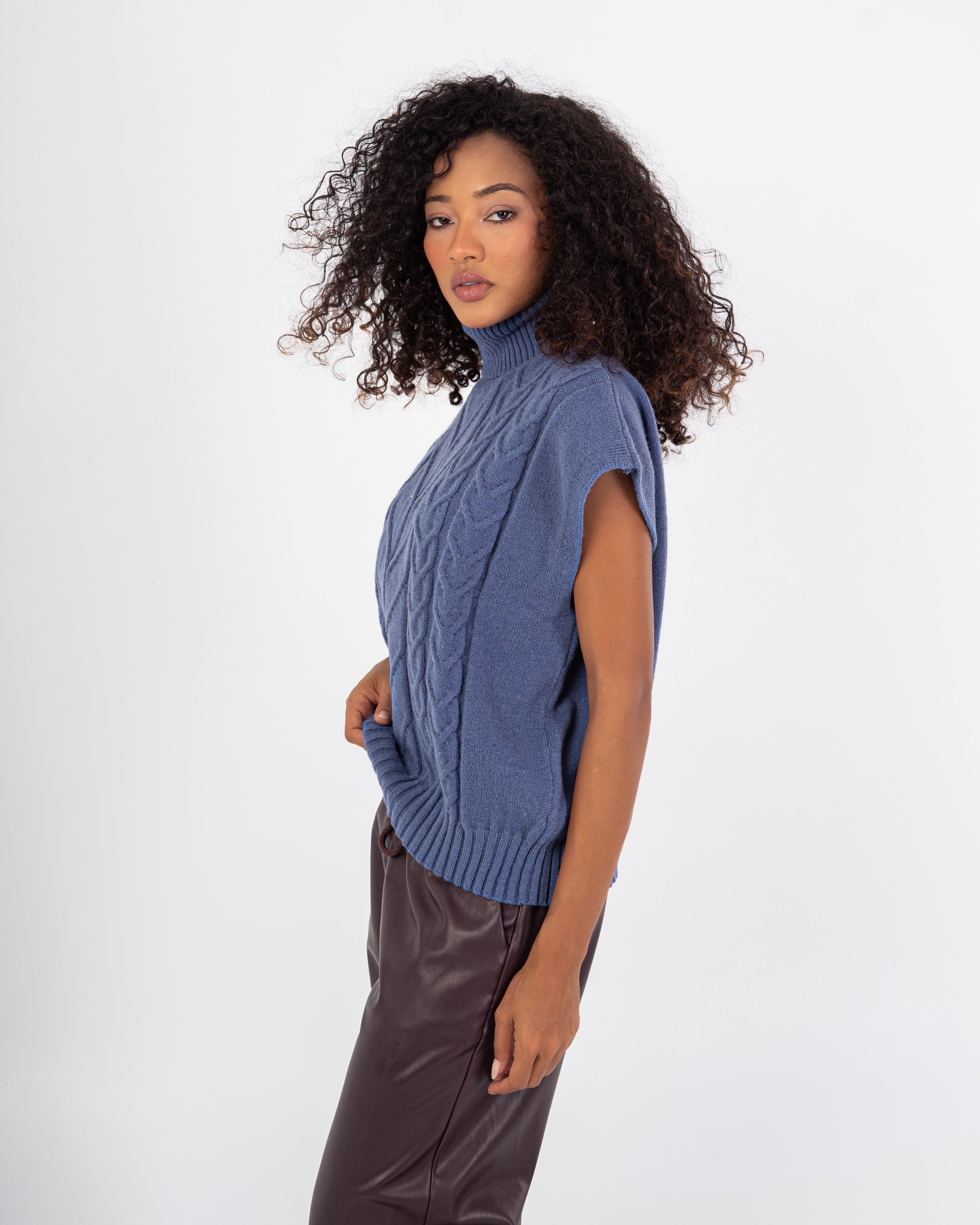 Knitwear Vest – Ribbed Pattern Design