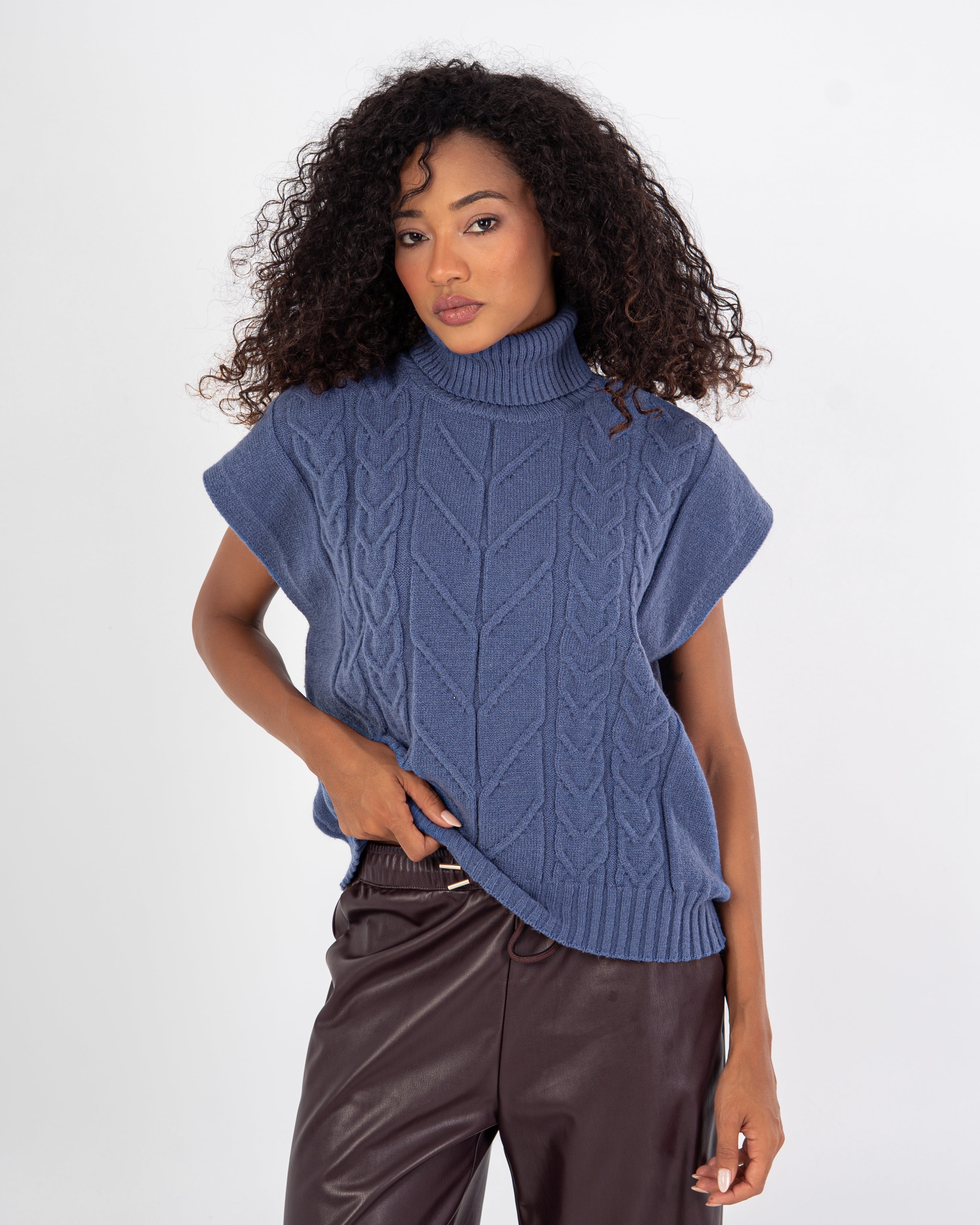 Knitwear Vest – Ribbed Pattern Design
