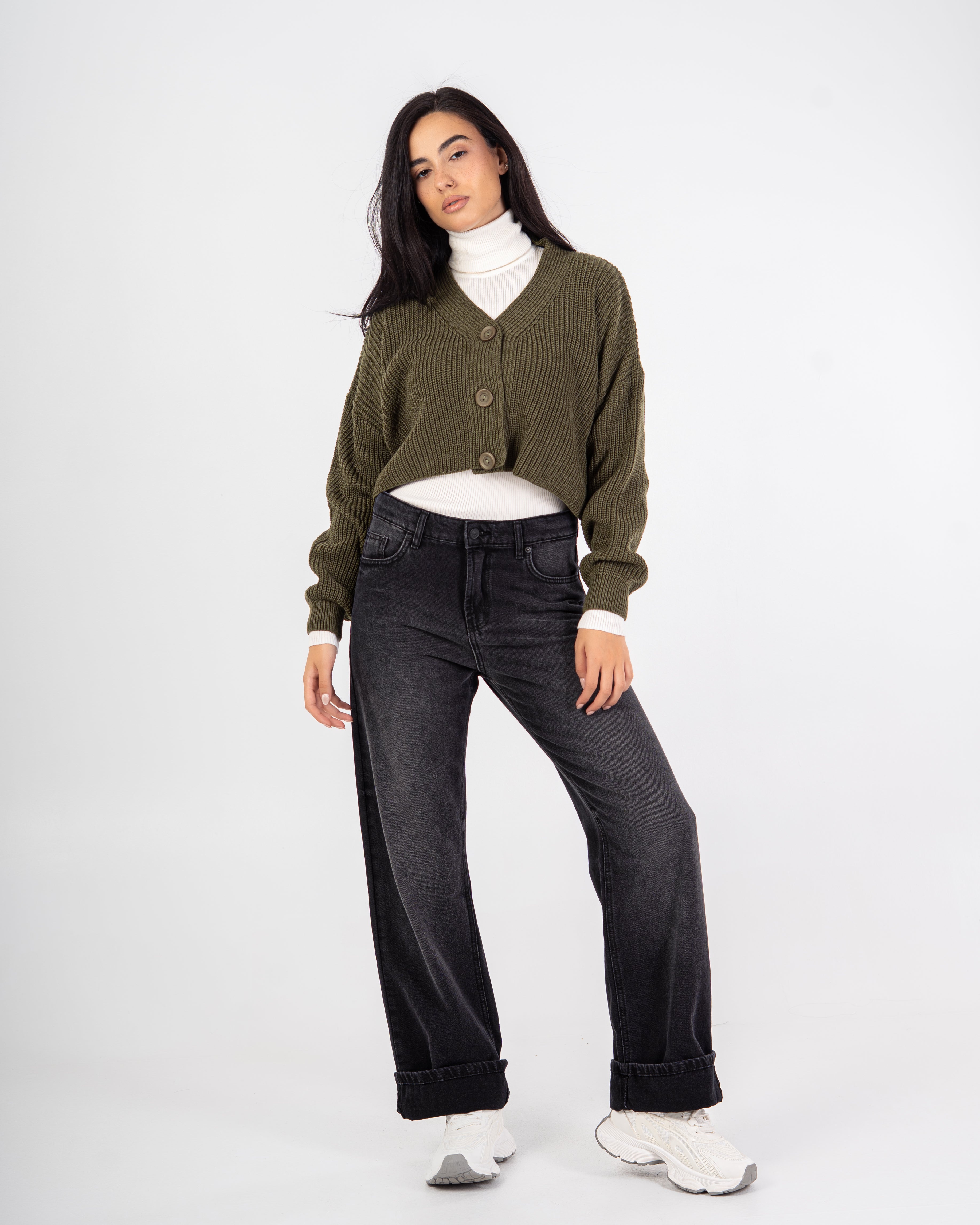 Short Knitwear Cardigan – Three Buttons