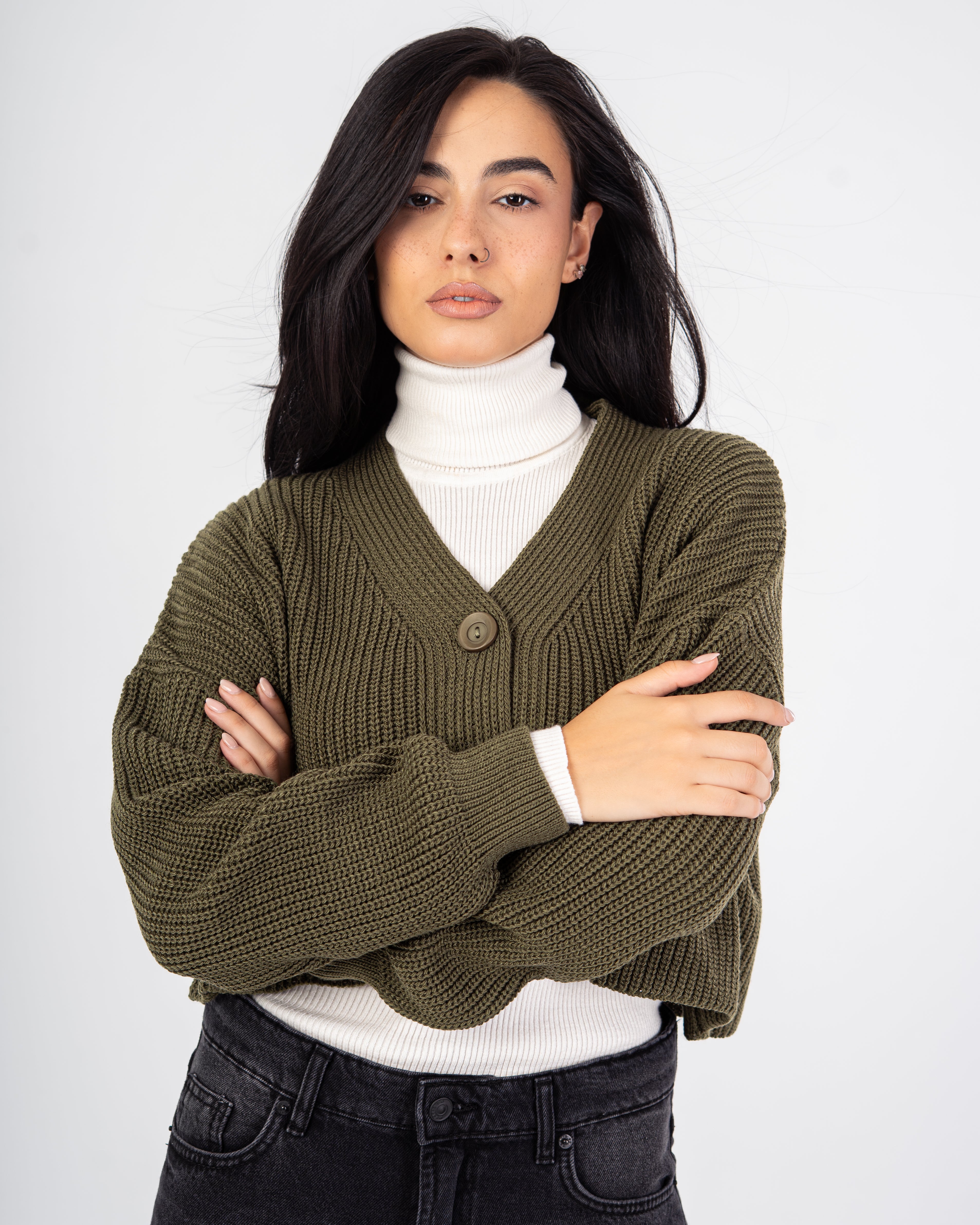 Short Knitwear Cardigan – Three Buttons