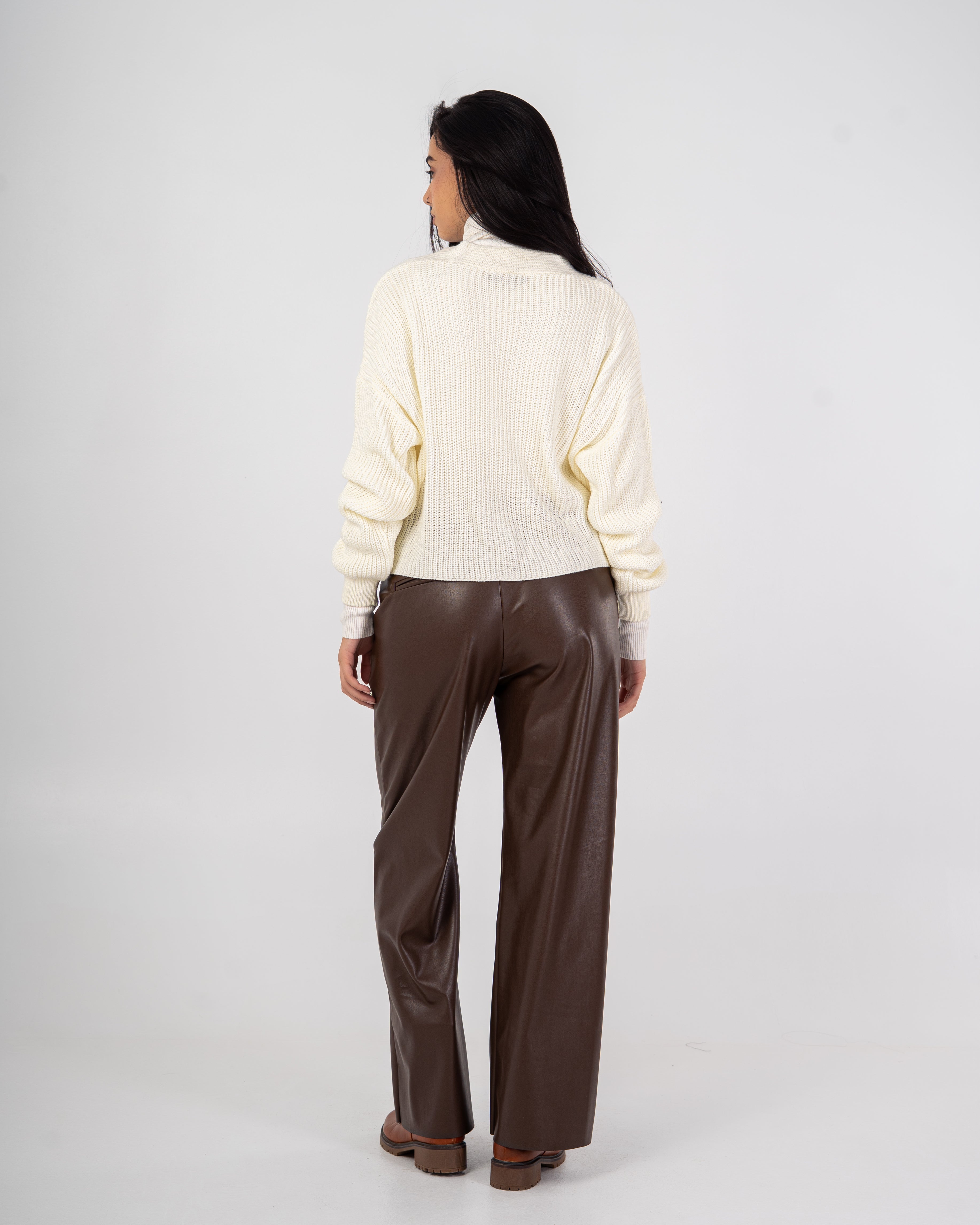 Short Knitwear Cardigan – Three Buttons