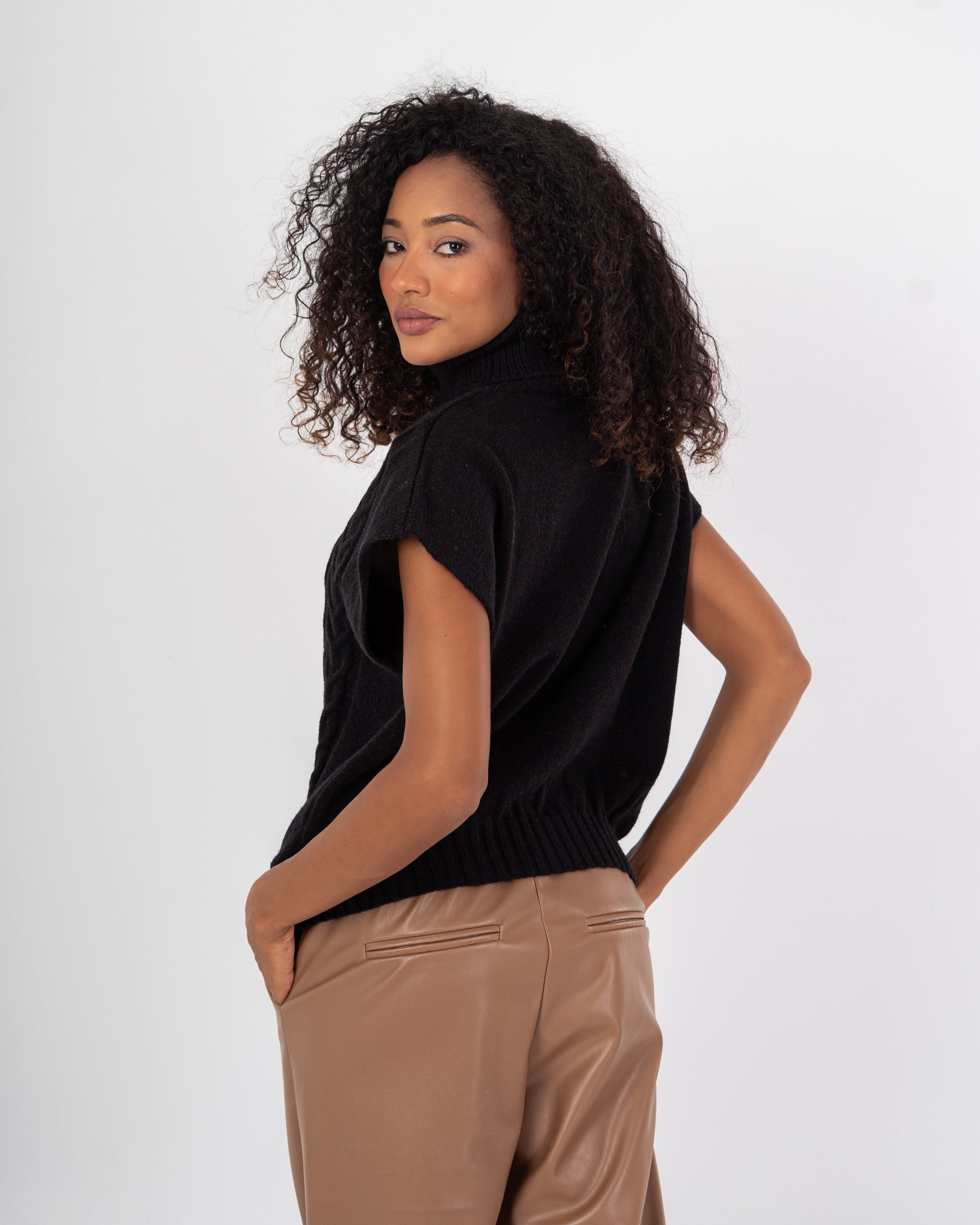 Knitwear Vest – Ribbed Pattern Design