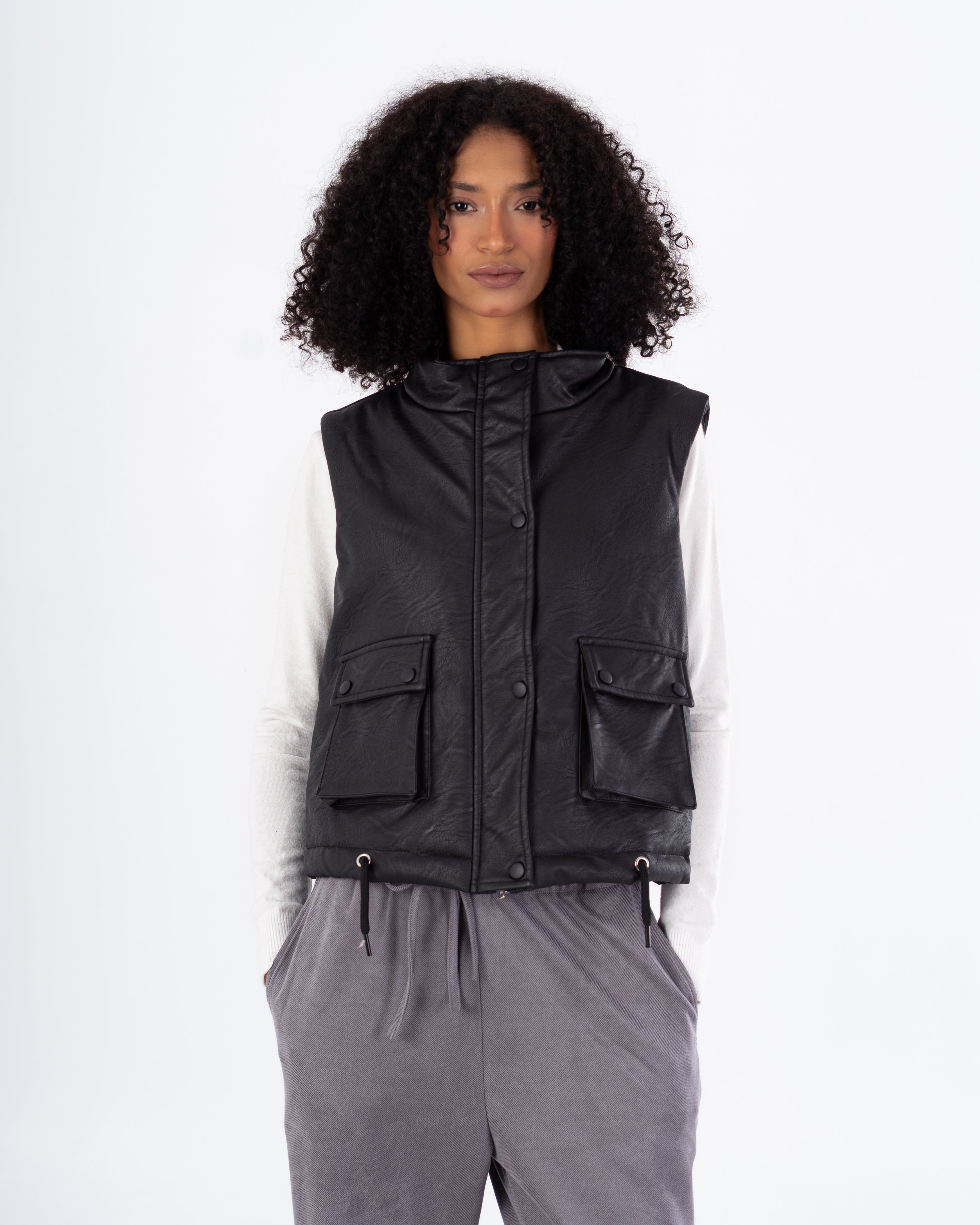 سترة جلدية قصيرة سادة – جيبان