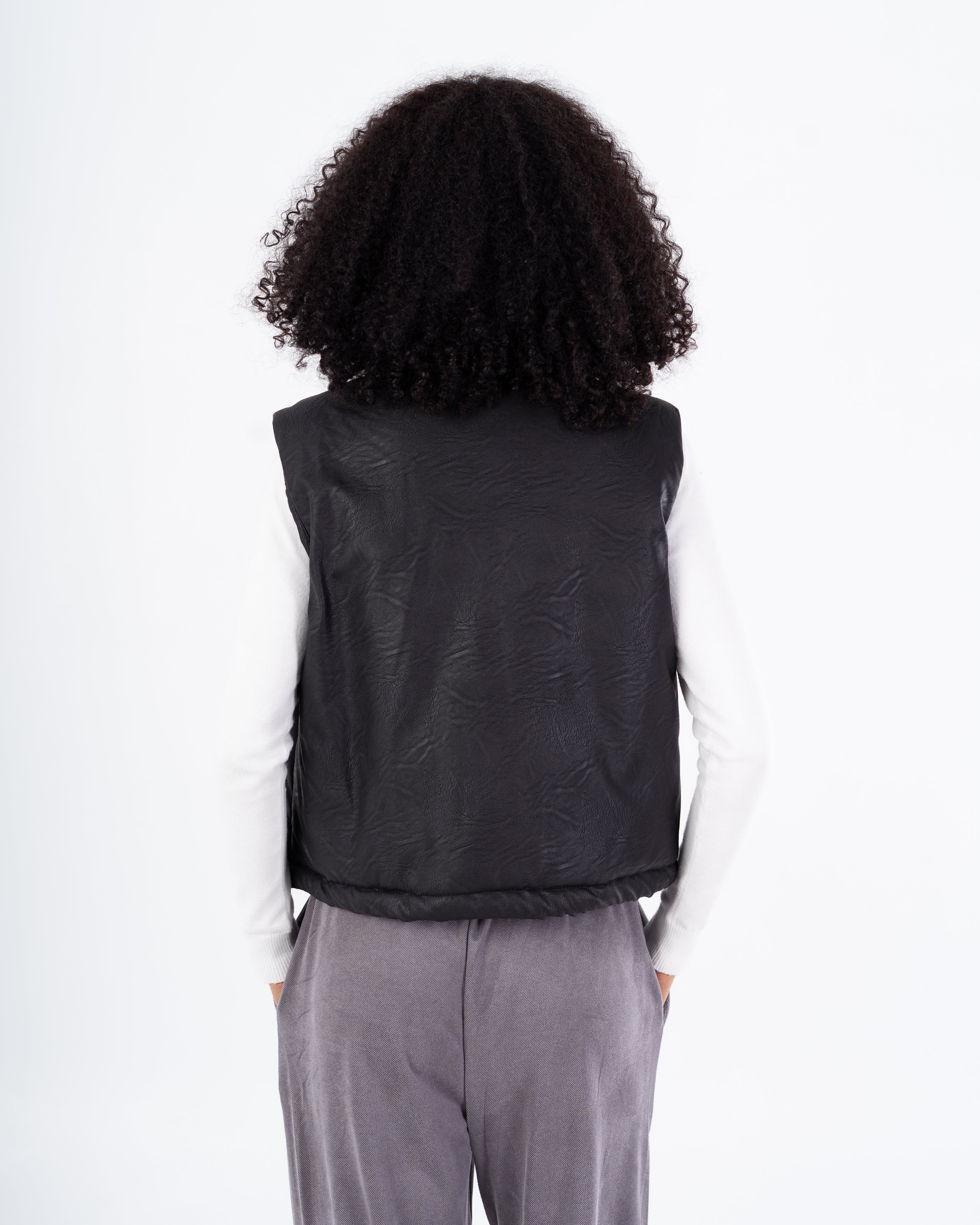 سترة جلدية قصيرة سادة – جيبان