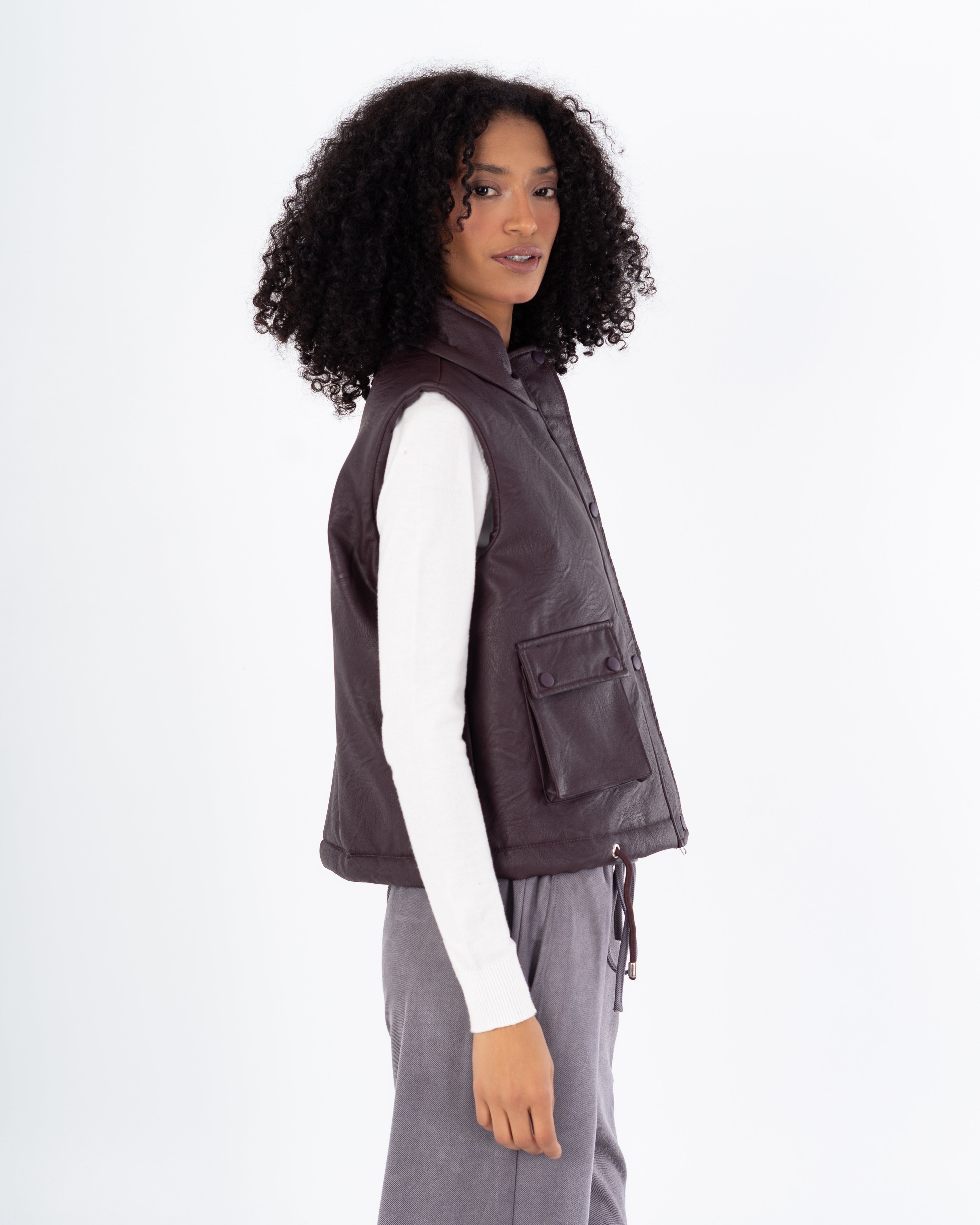 سترة جلدية قصيرة سادة – جيبان