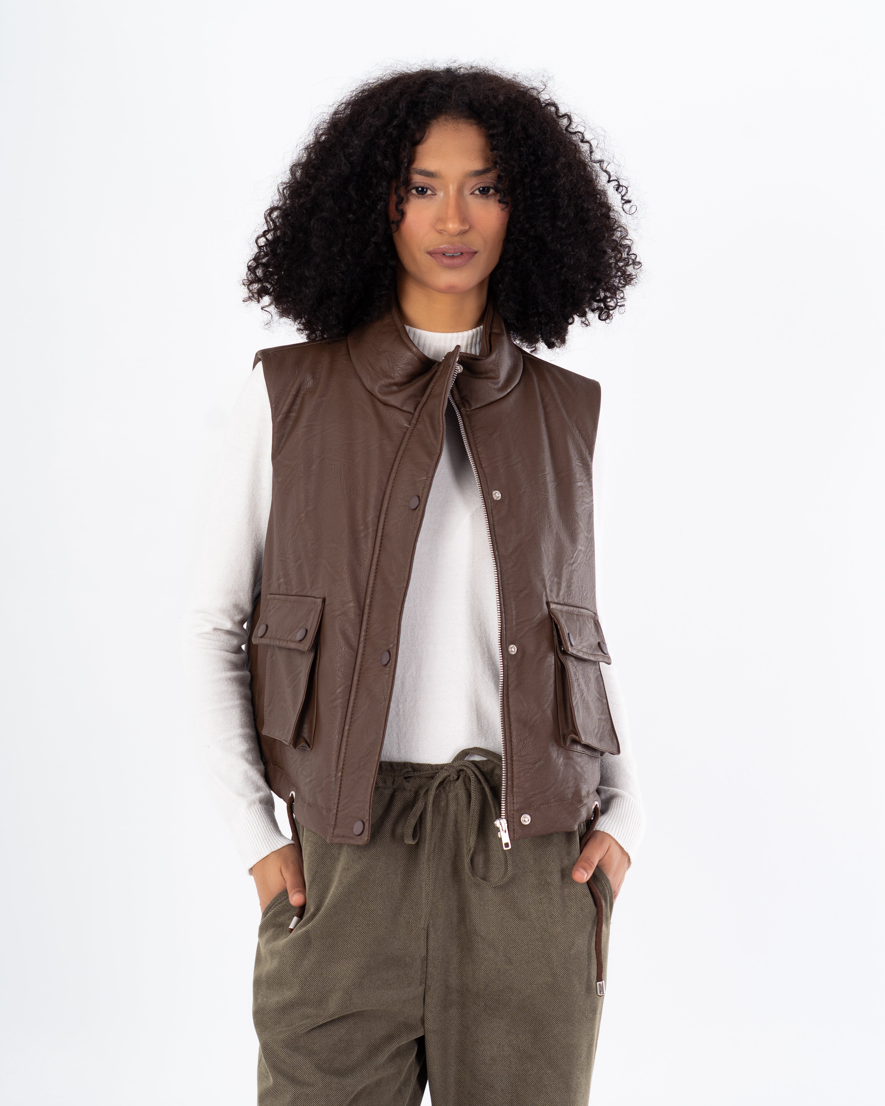 سترة جلدية قصيرة سادة – جيبان