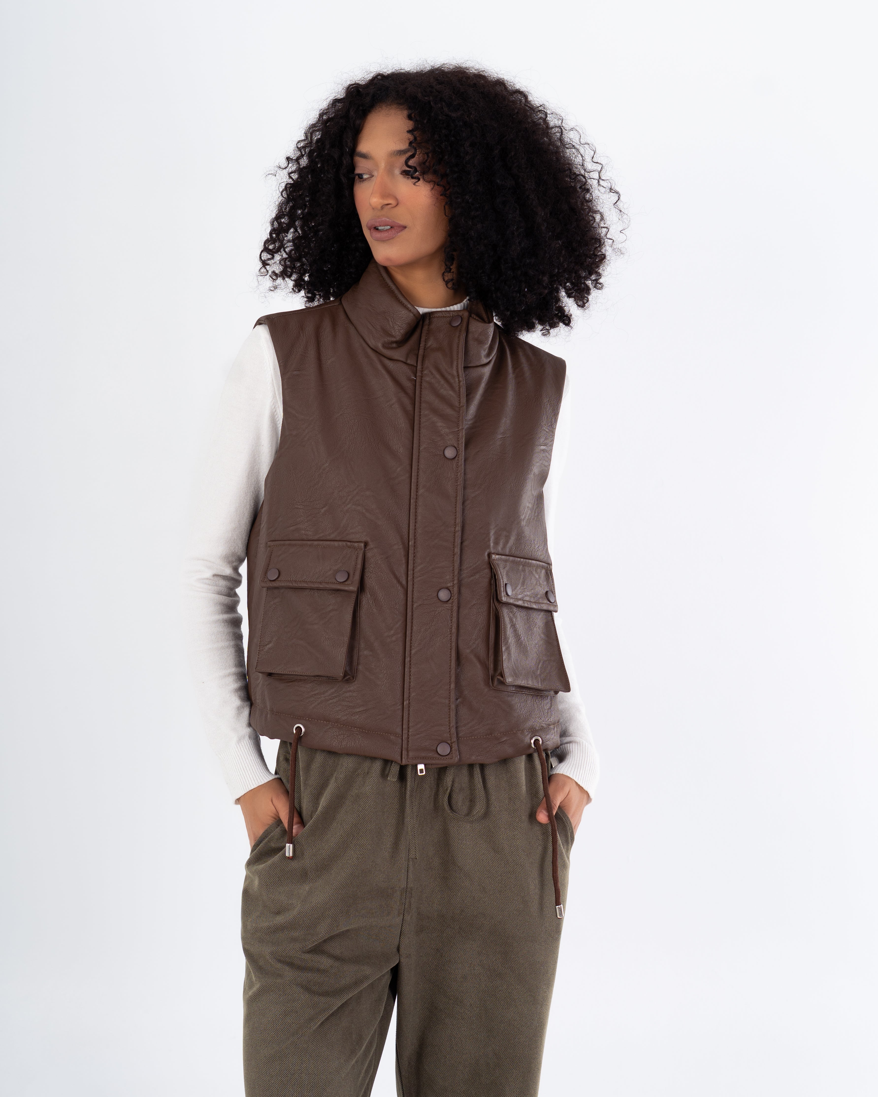 سترة جلدية قصيرة سادة – جيبان