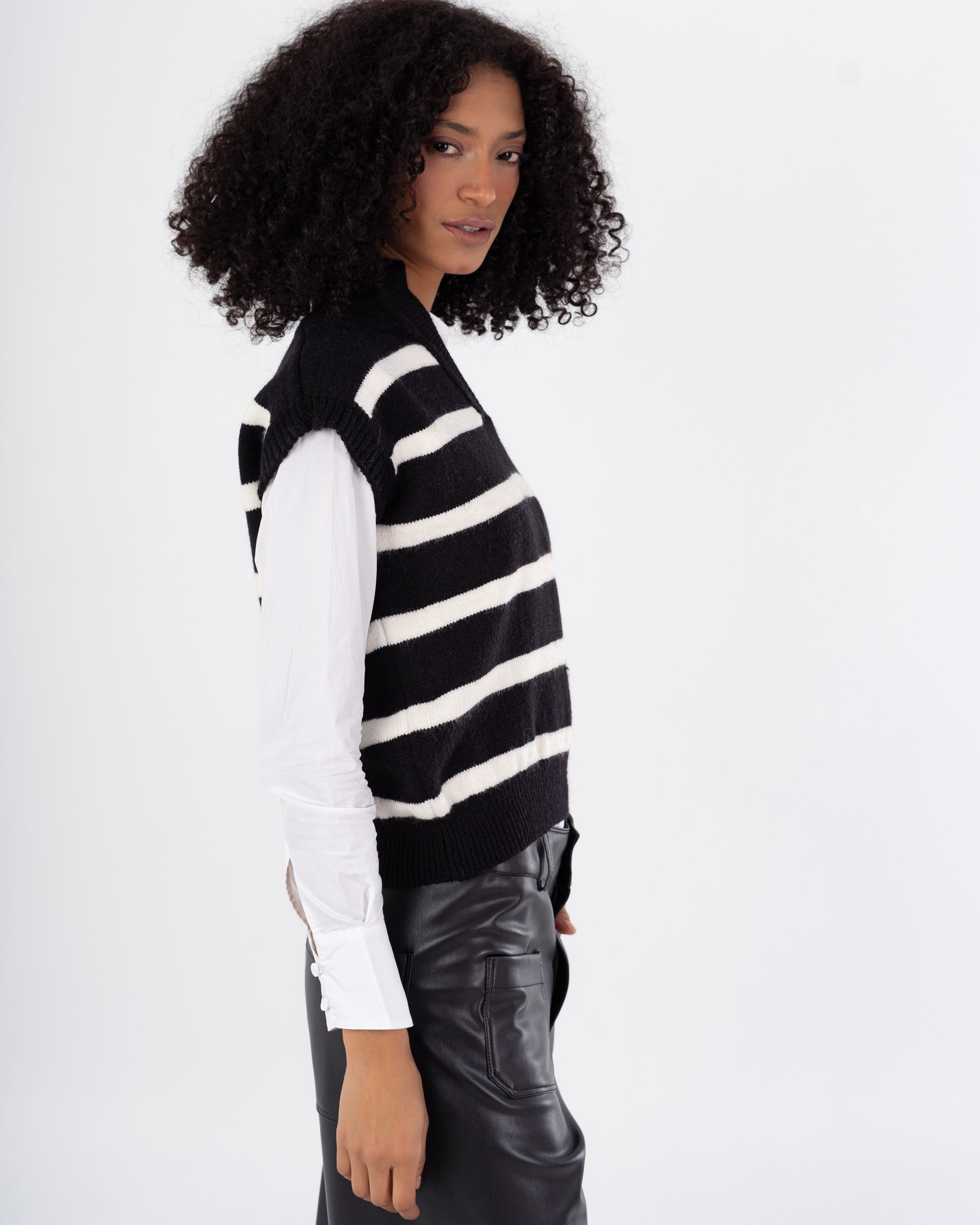 سترة محبوكة - رقبة مدورة (خطوط أفقية)