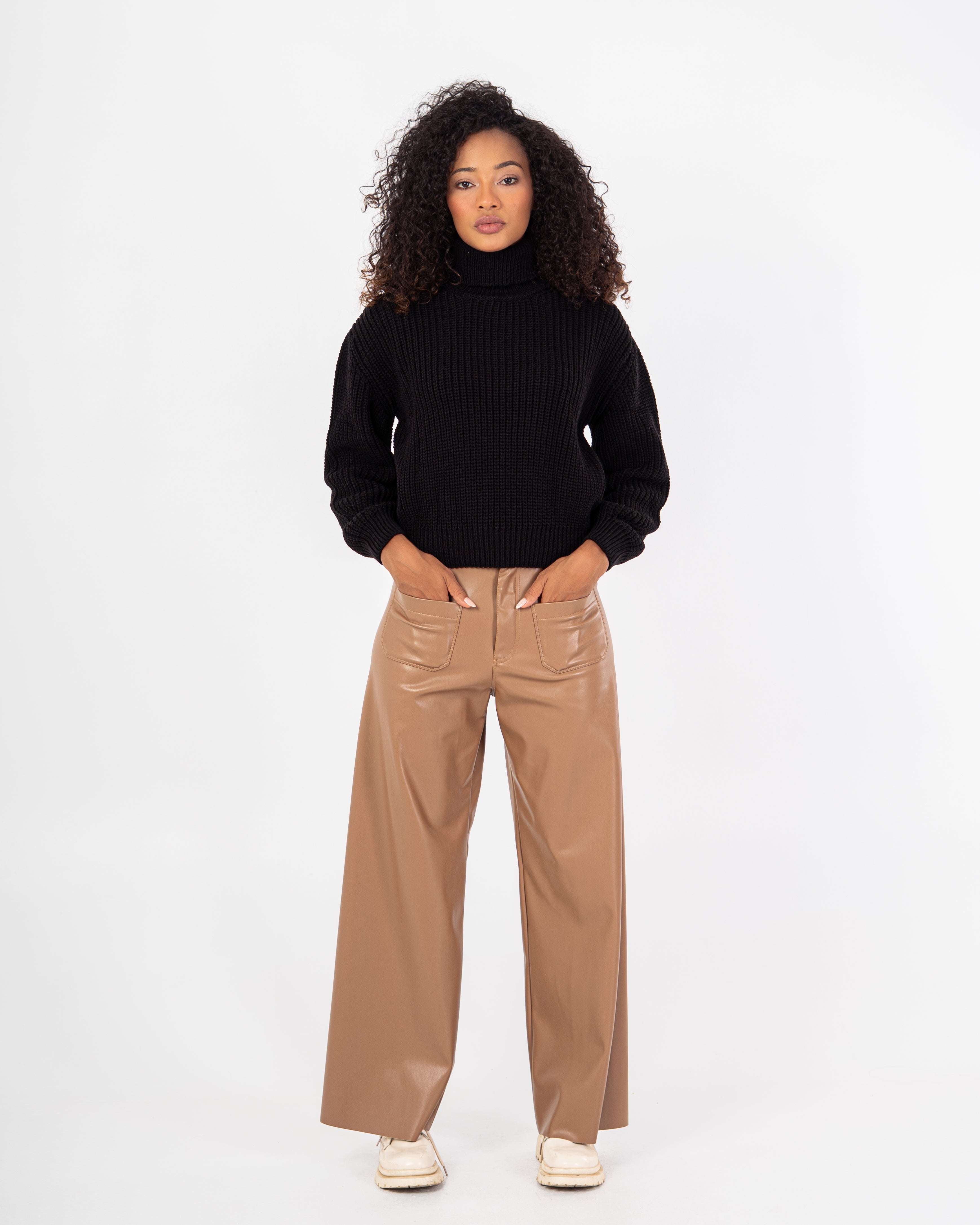 Knitwear Pullover – High Neck