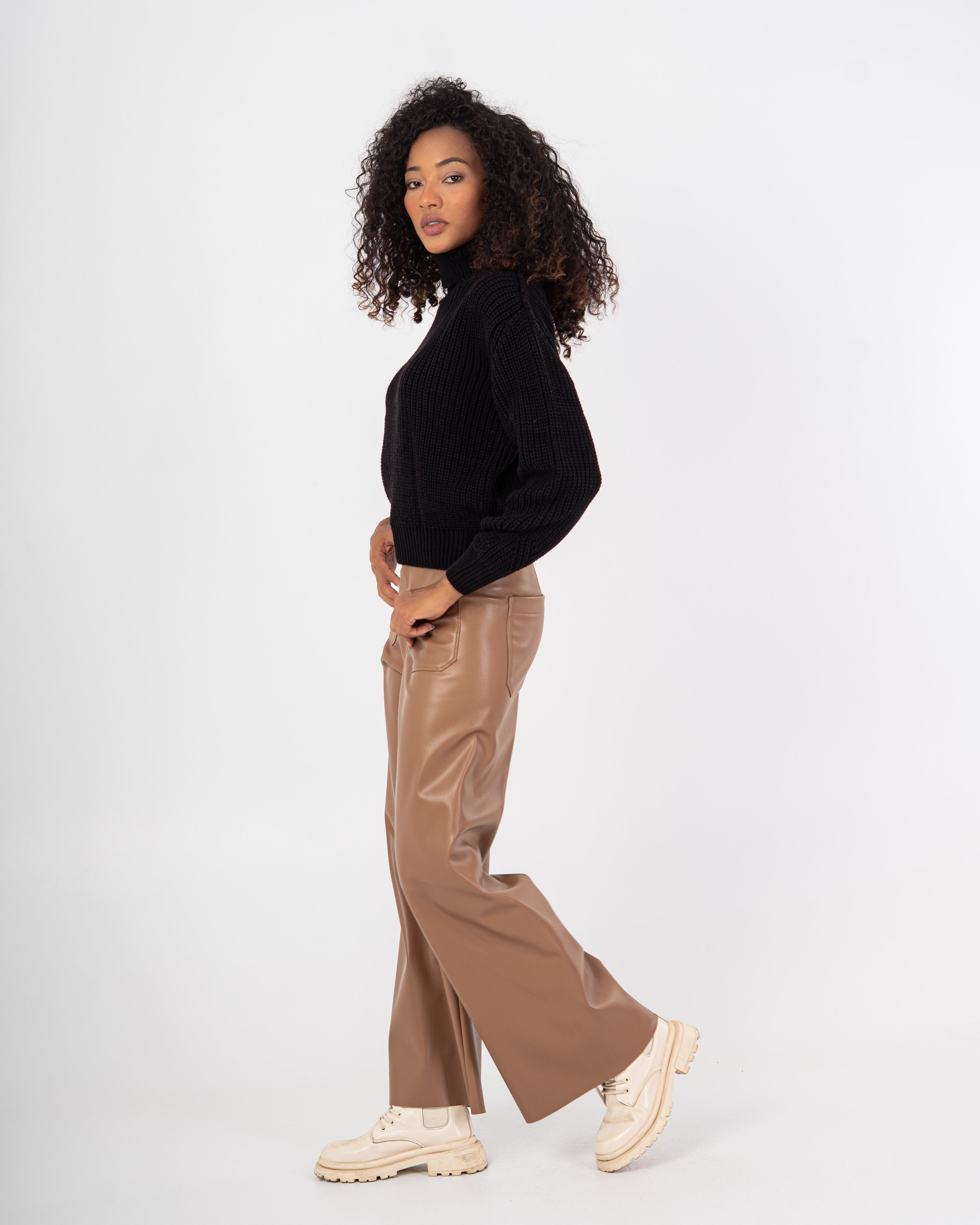 Knitwear Pullover – High Neck