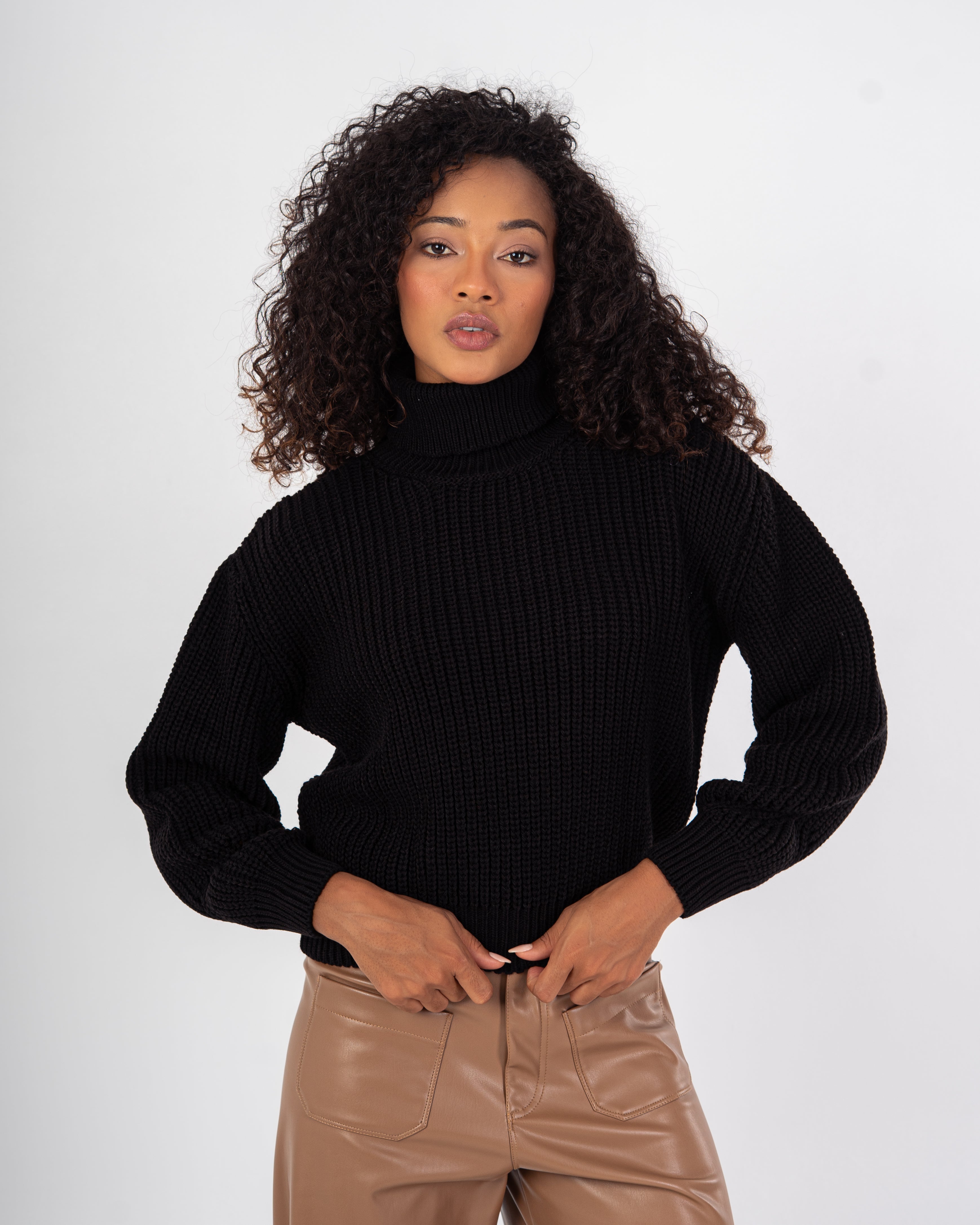 Knitwear Pullover – High Neck