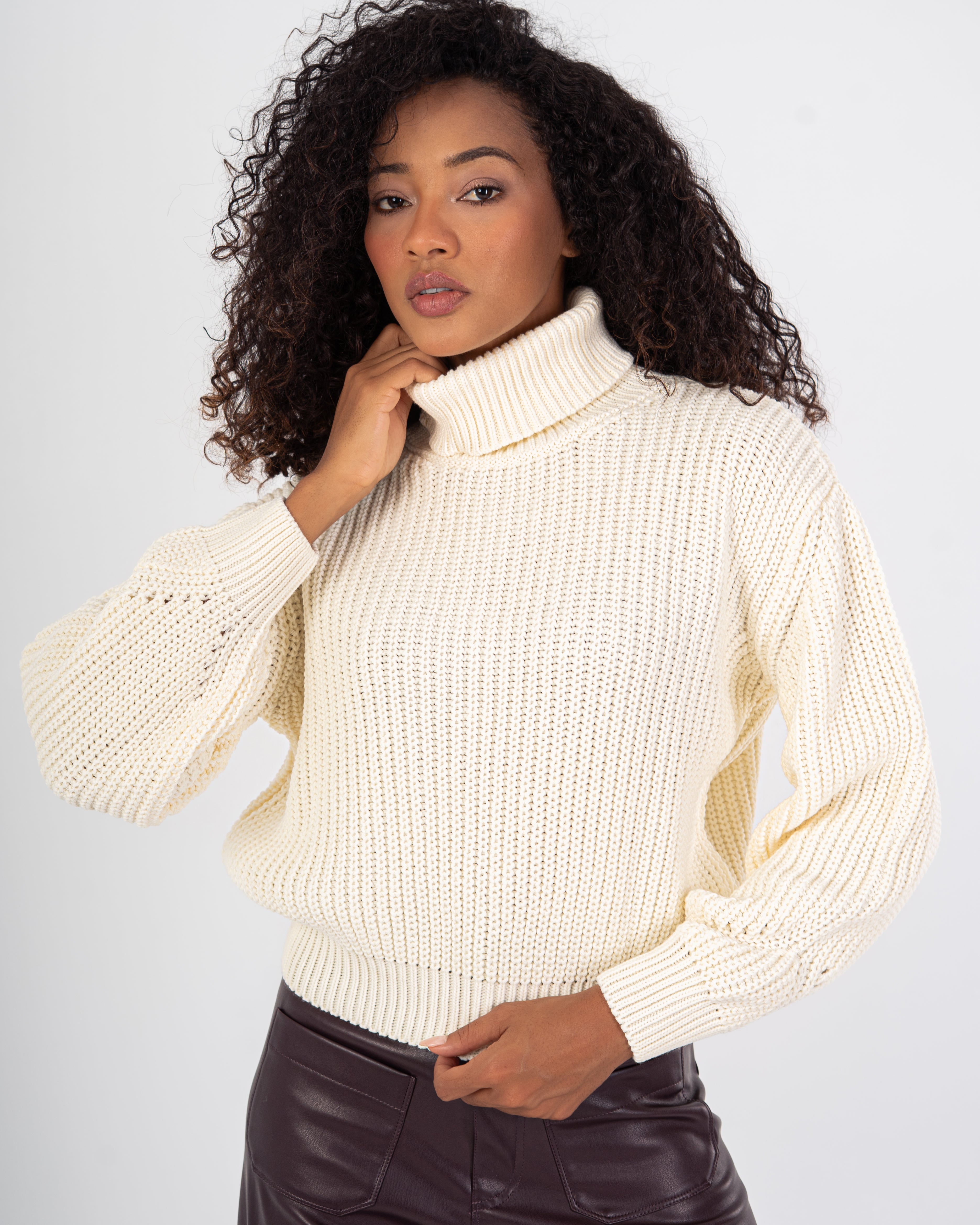 Knitwear Pullover – High Neck