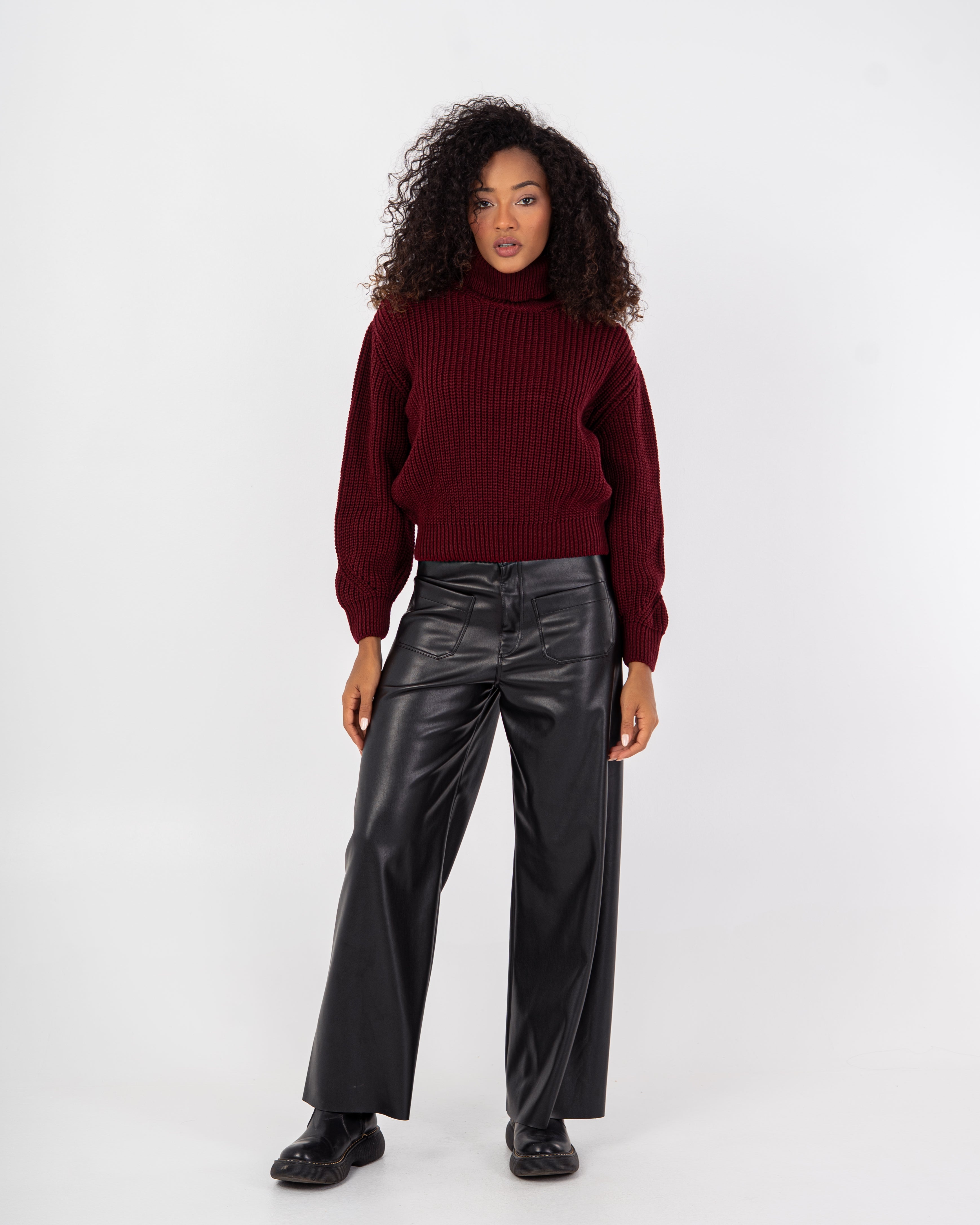 Knitwear Pullover – High Neck