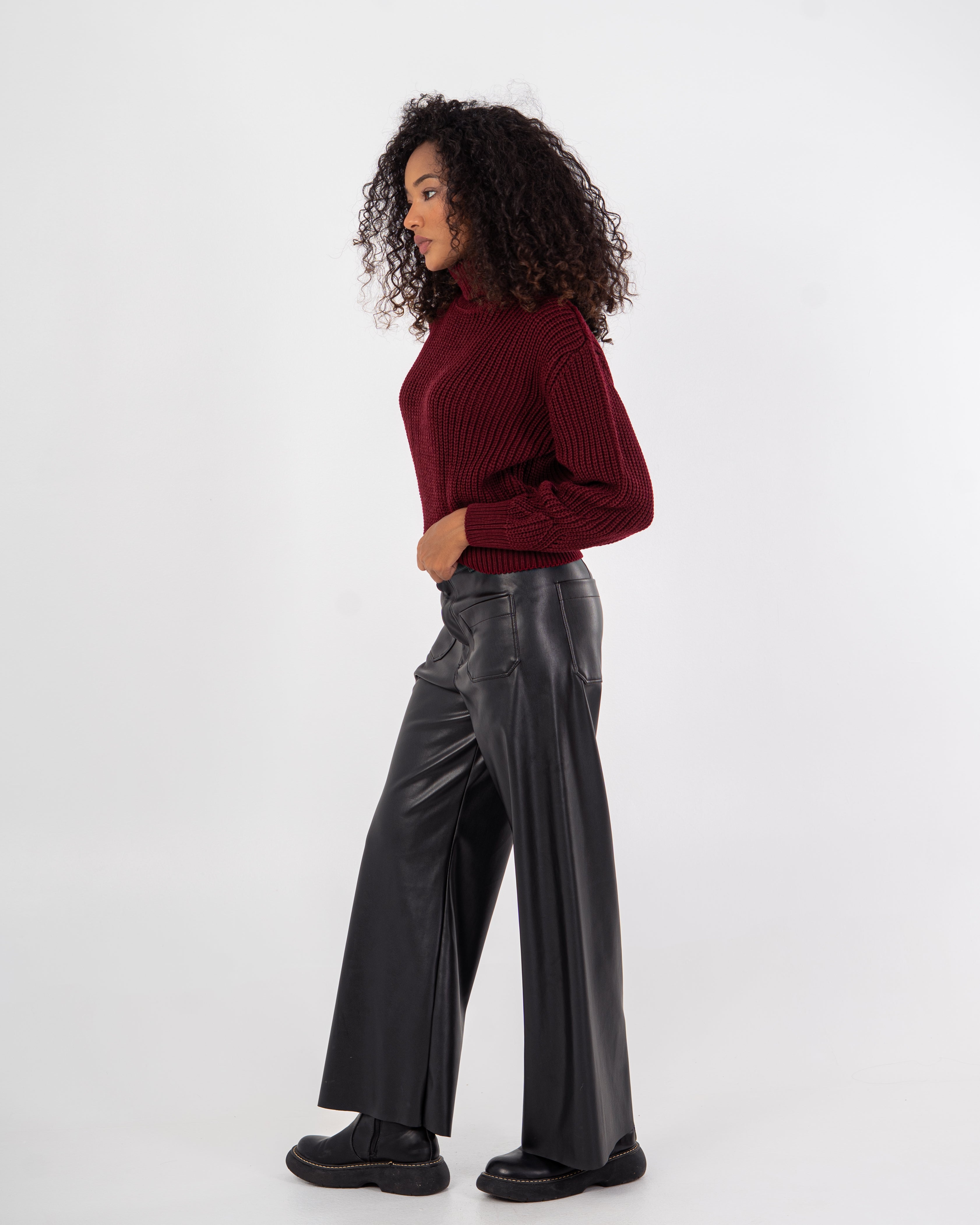 Knitwear Pullover – High Neck