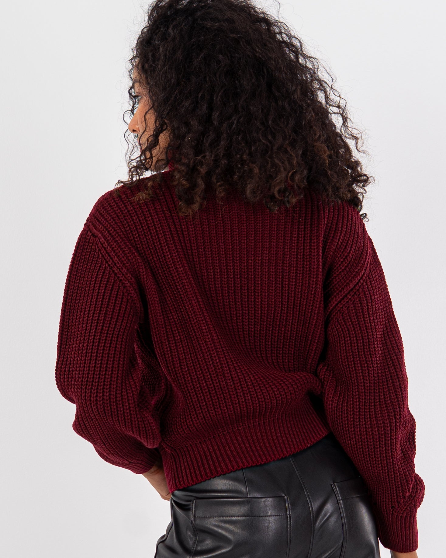 Knitwear Pullover – High Neck
