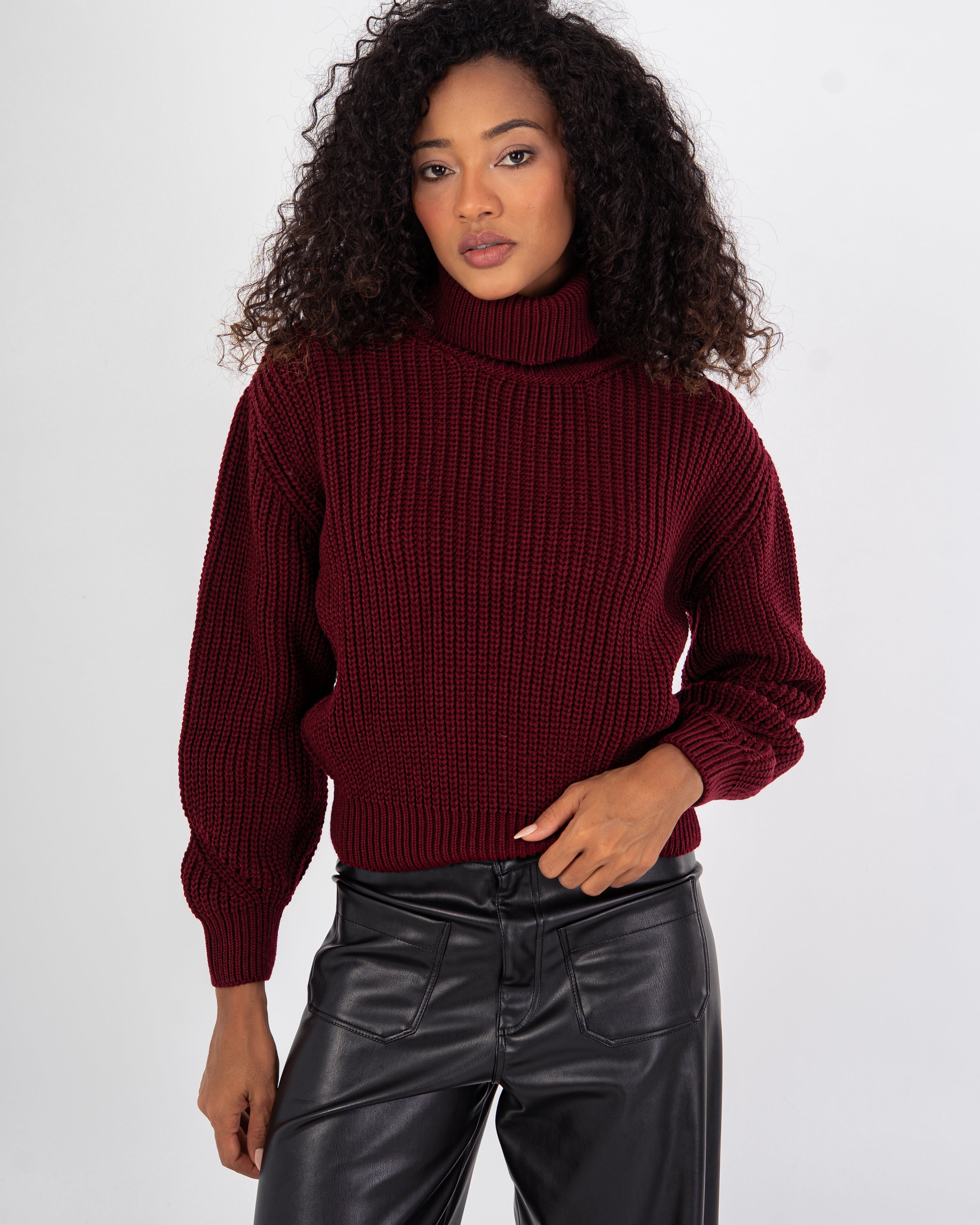 Knitwear Pullover – High Neck
