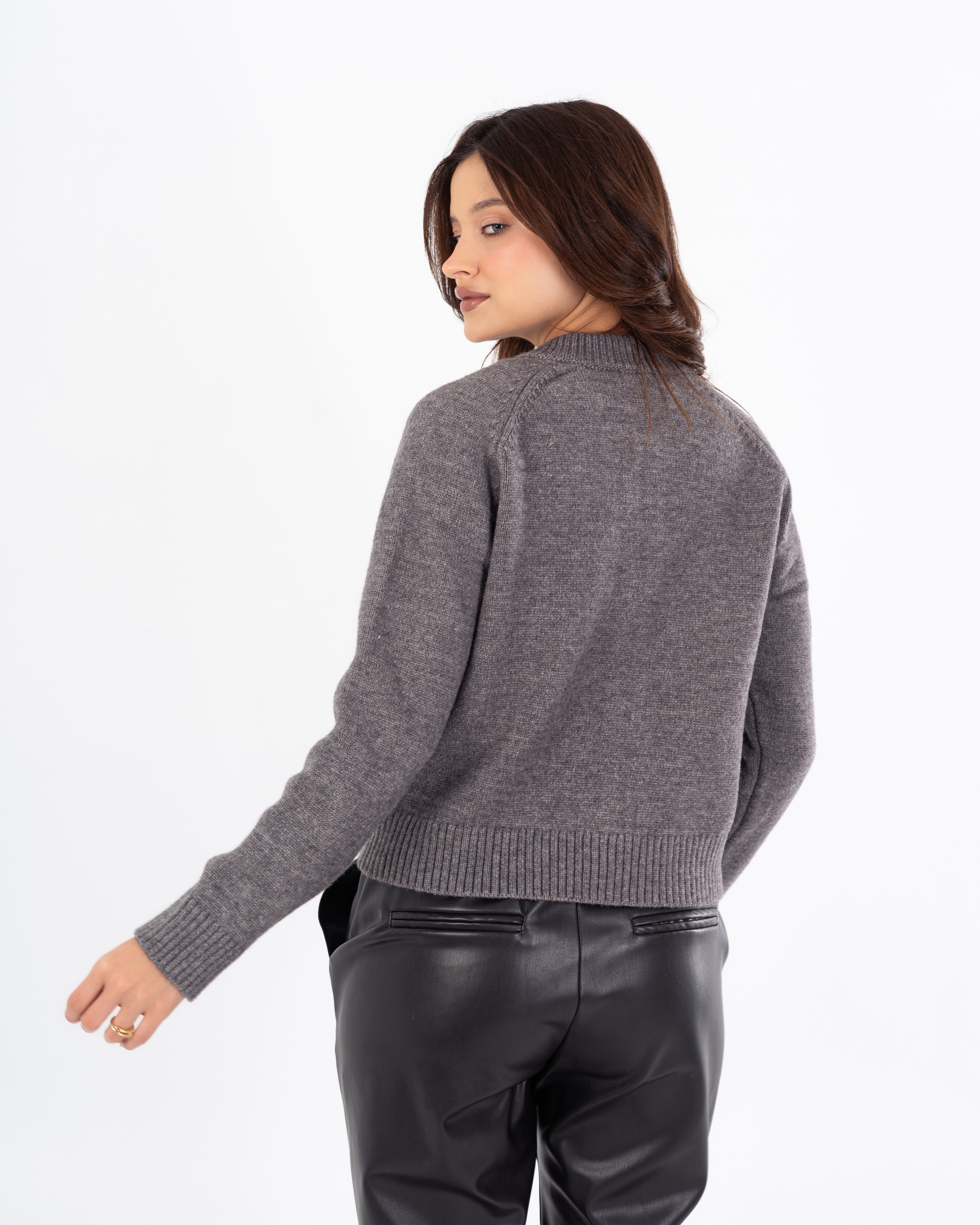 Short Cardigan – Simple Shoulder Embroidery