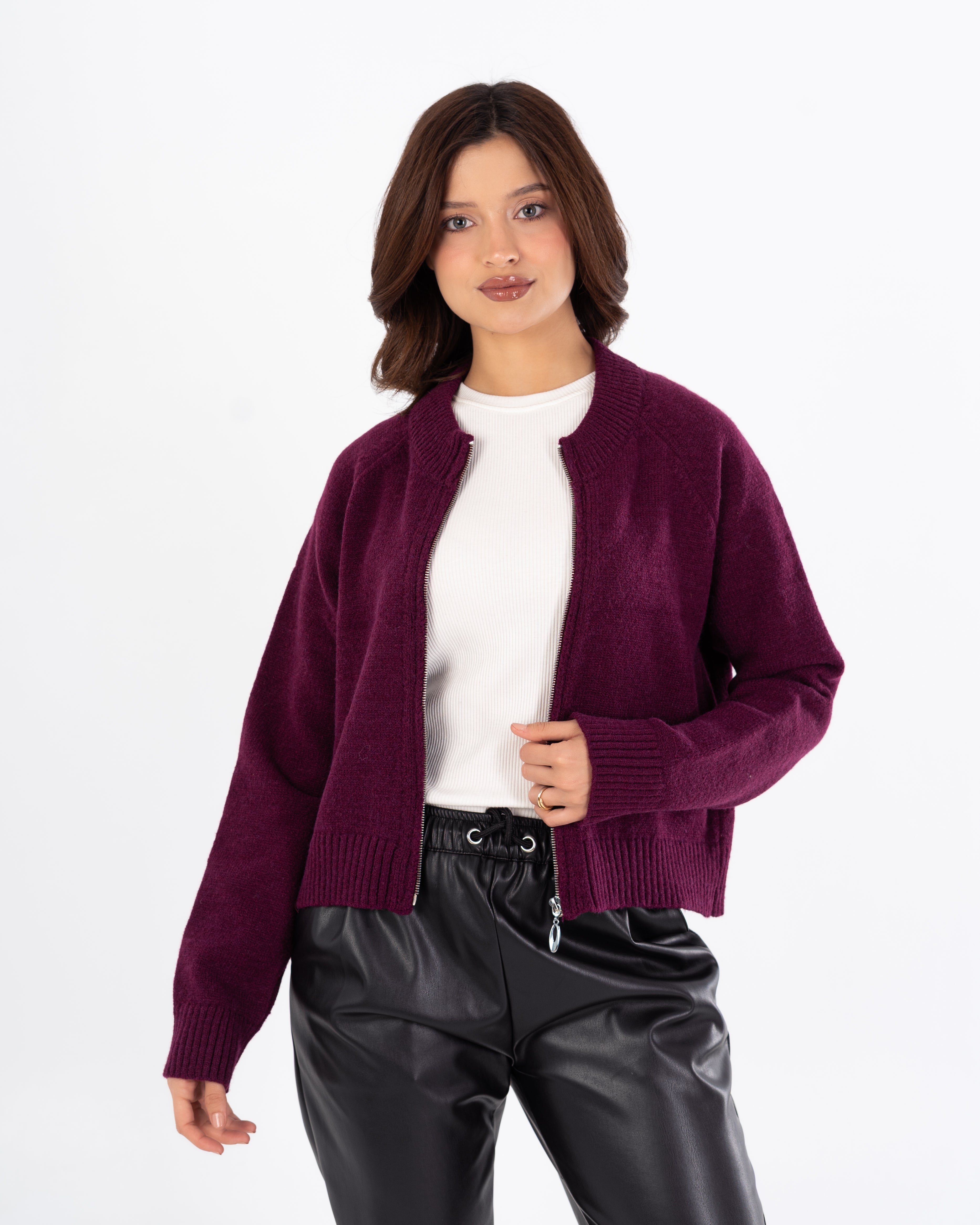 Short Cardigan – Simple Shoulder Embroidery