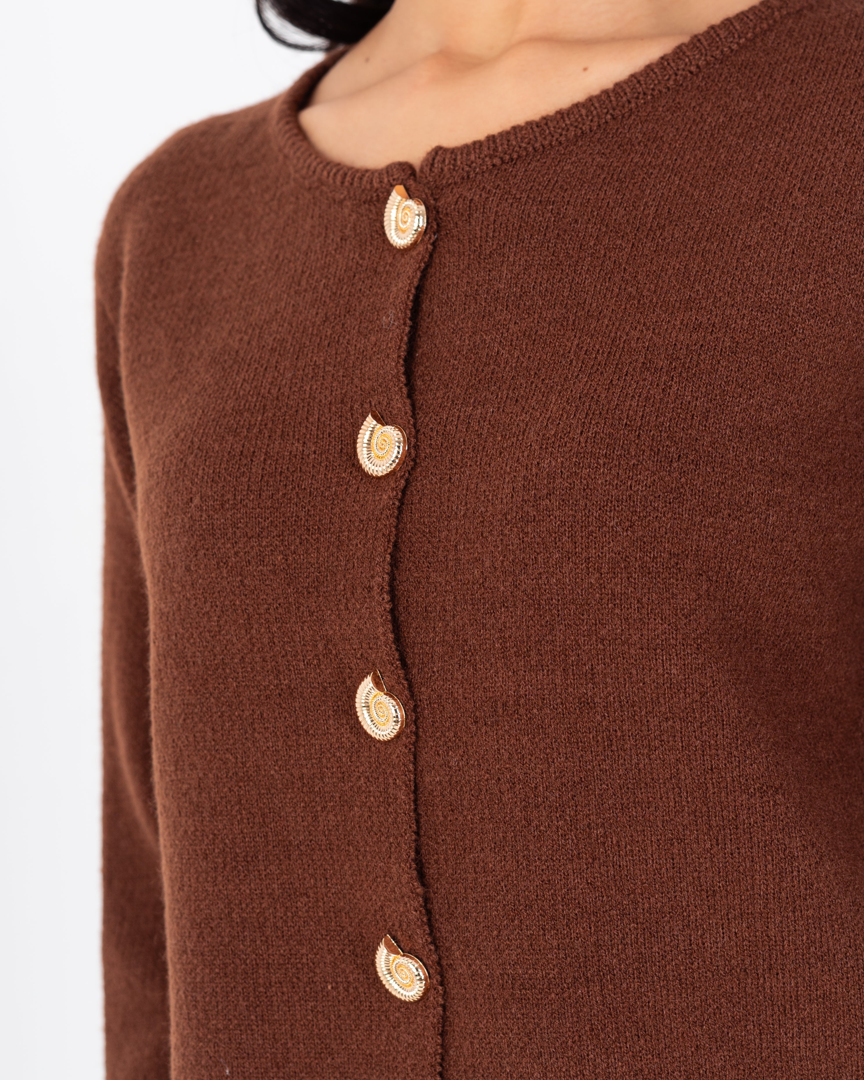 بلوفر تريكو سادة (أزرار ذهبية)