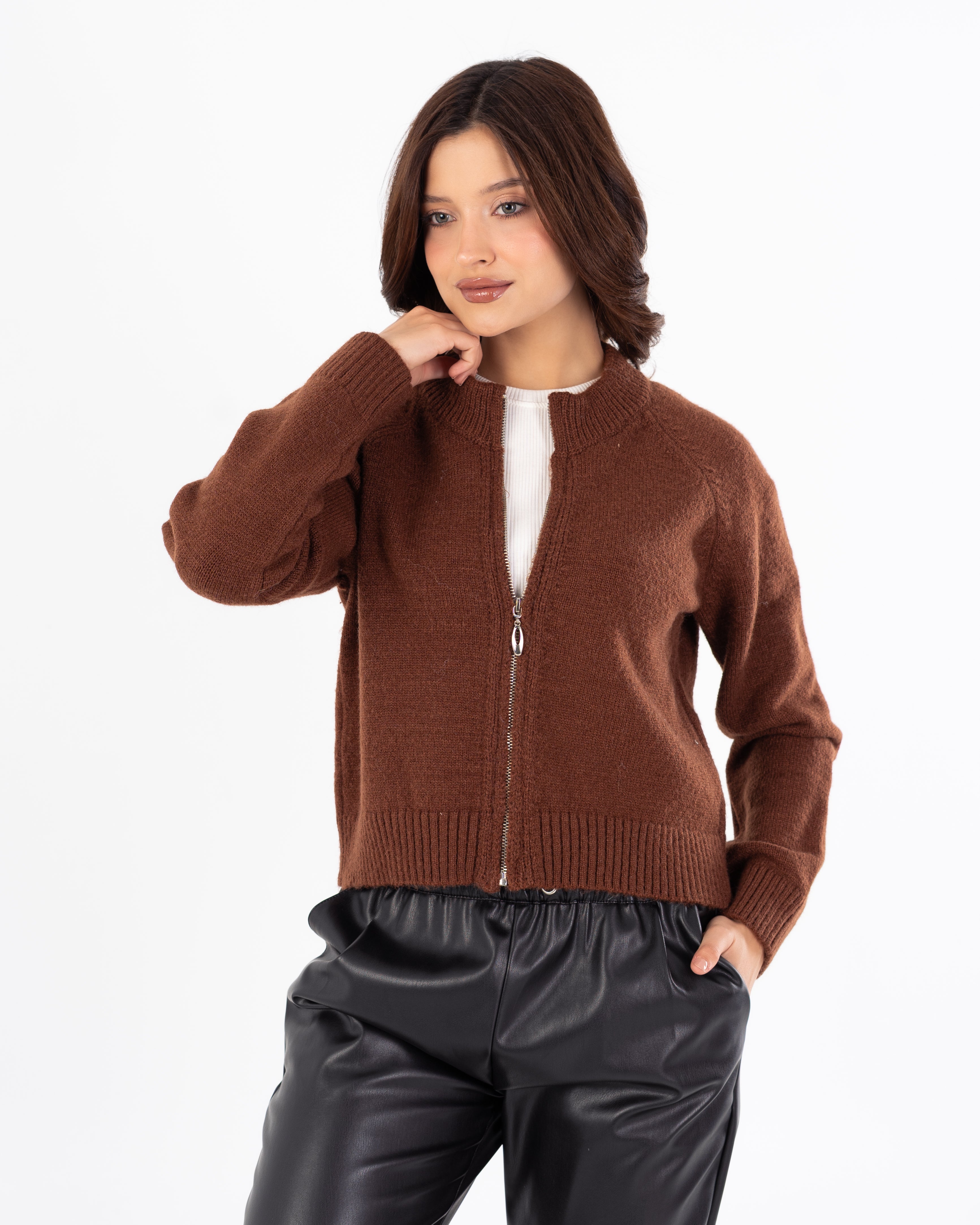 Short Cardigan – Simple Shoulder Embroidery