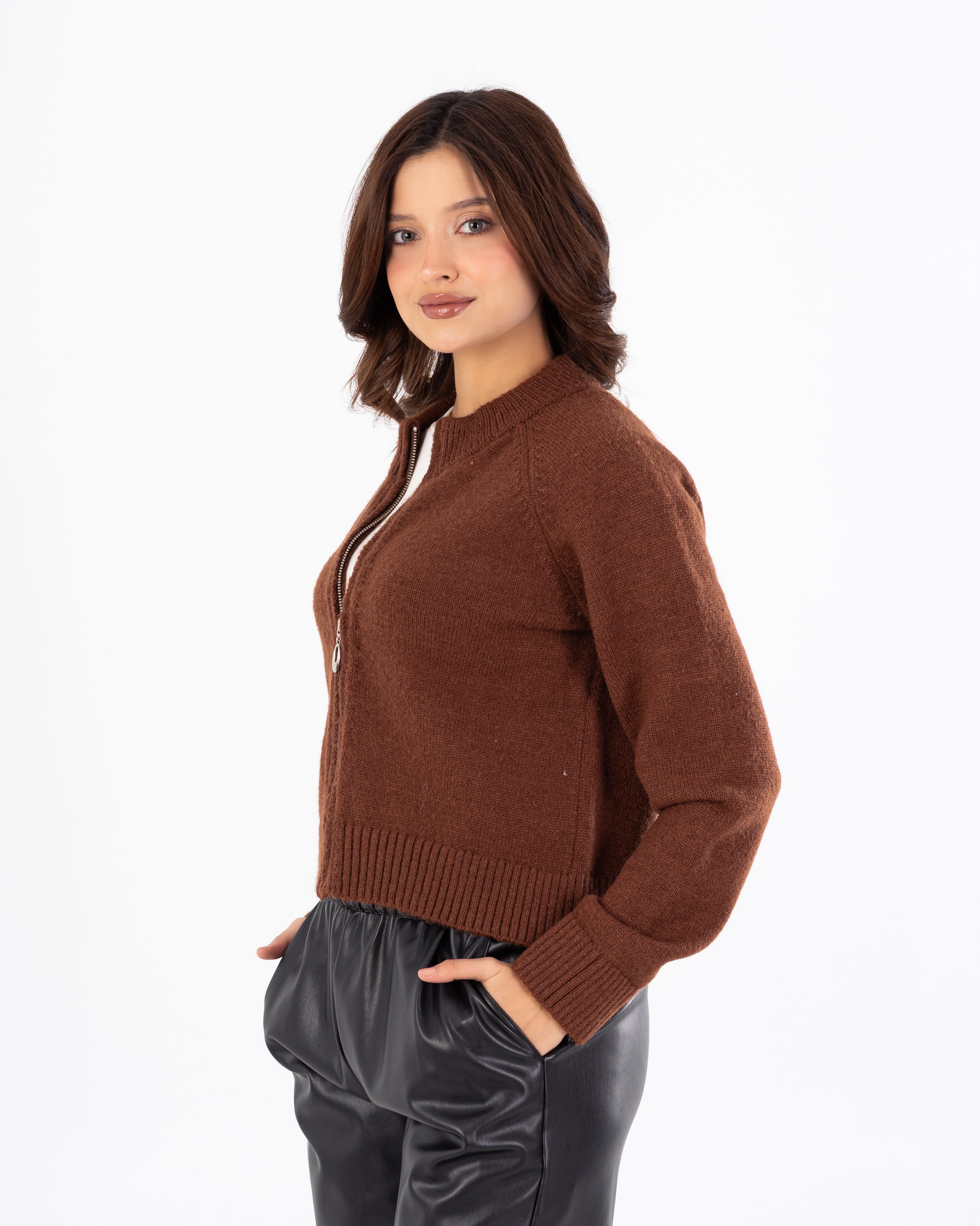 Short Cardigan – Simple Shoulder Embroidery