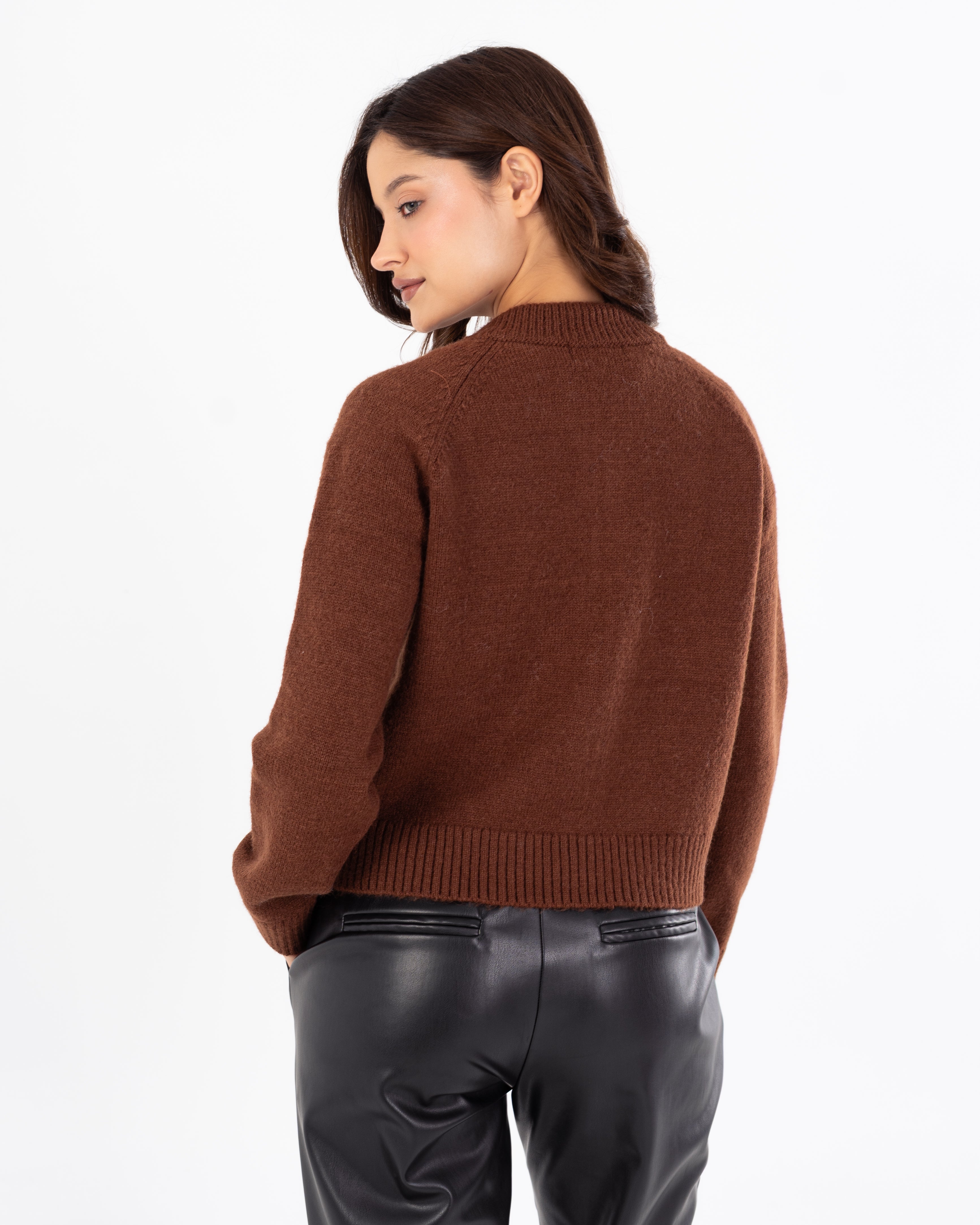 Short Cardigan – Simple Shoulder Embroidery