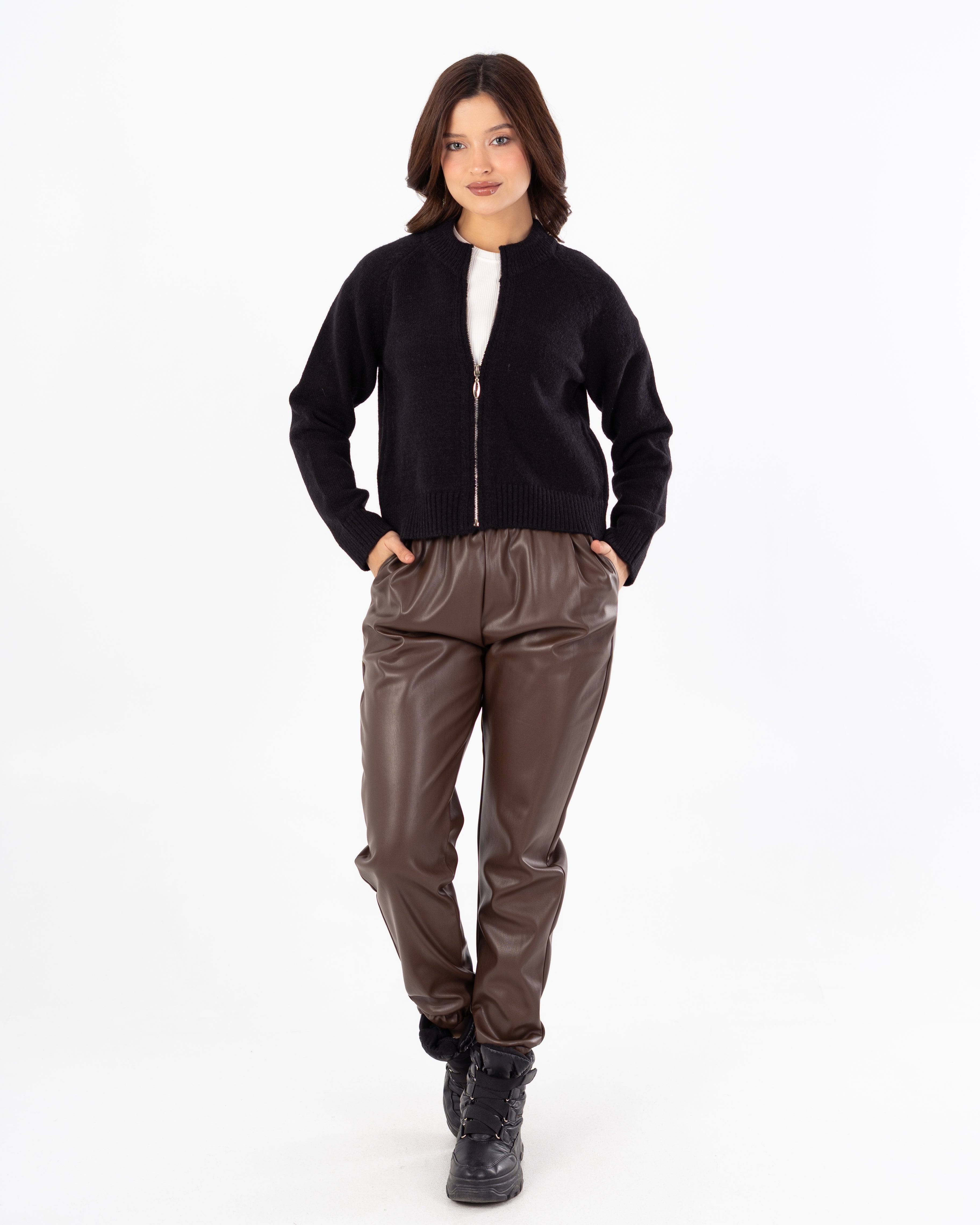 Short Cardigan – Simple Shoulder Embroidery