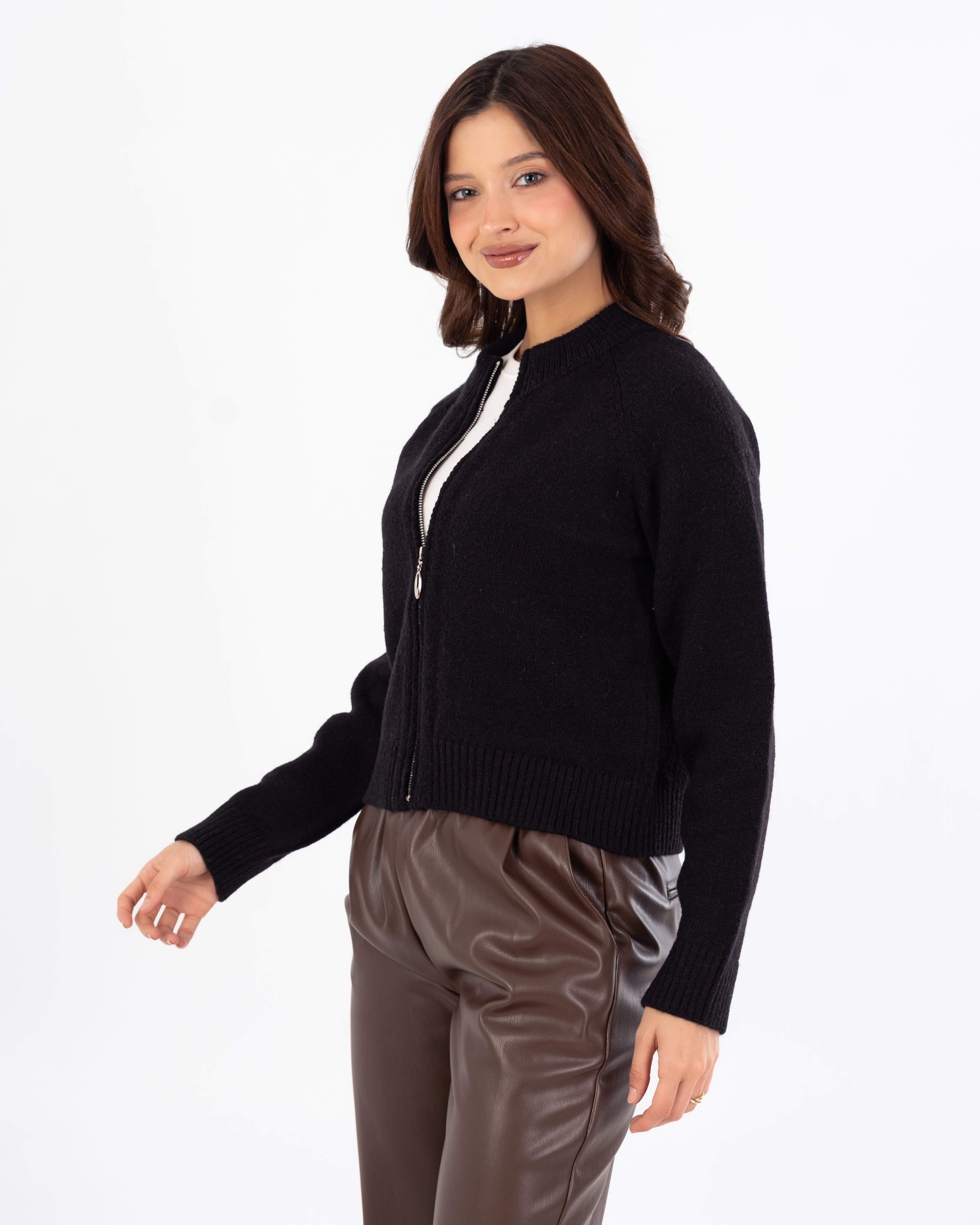 Short Cardigan – Simple Shoulder Embroidery