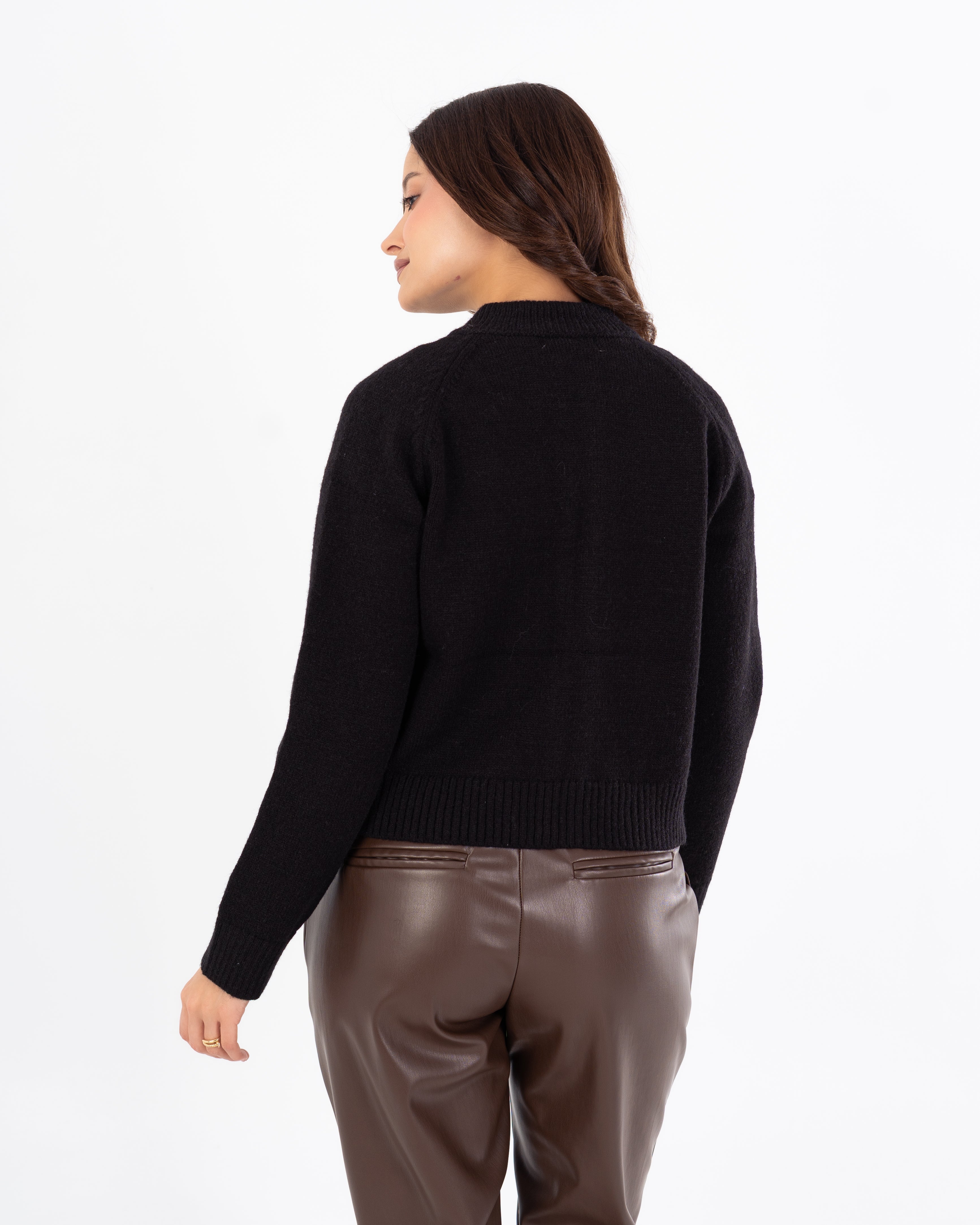 Short Cardigan – Simple Shoulder Embroidery