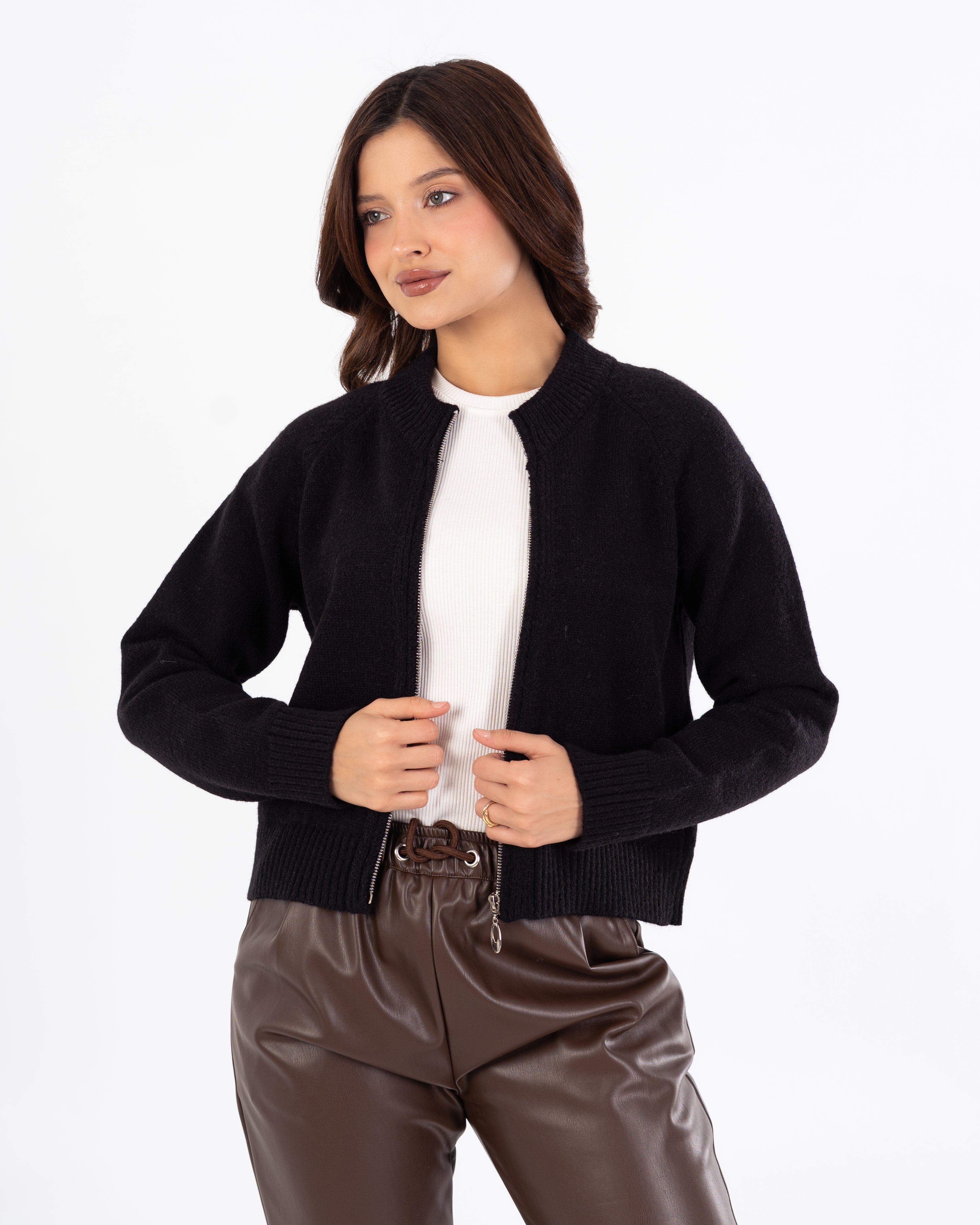 Short Cardigan – Simple Shoulder Embroidery