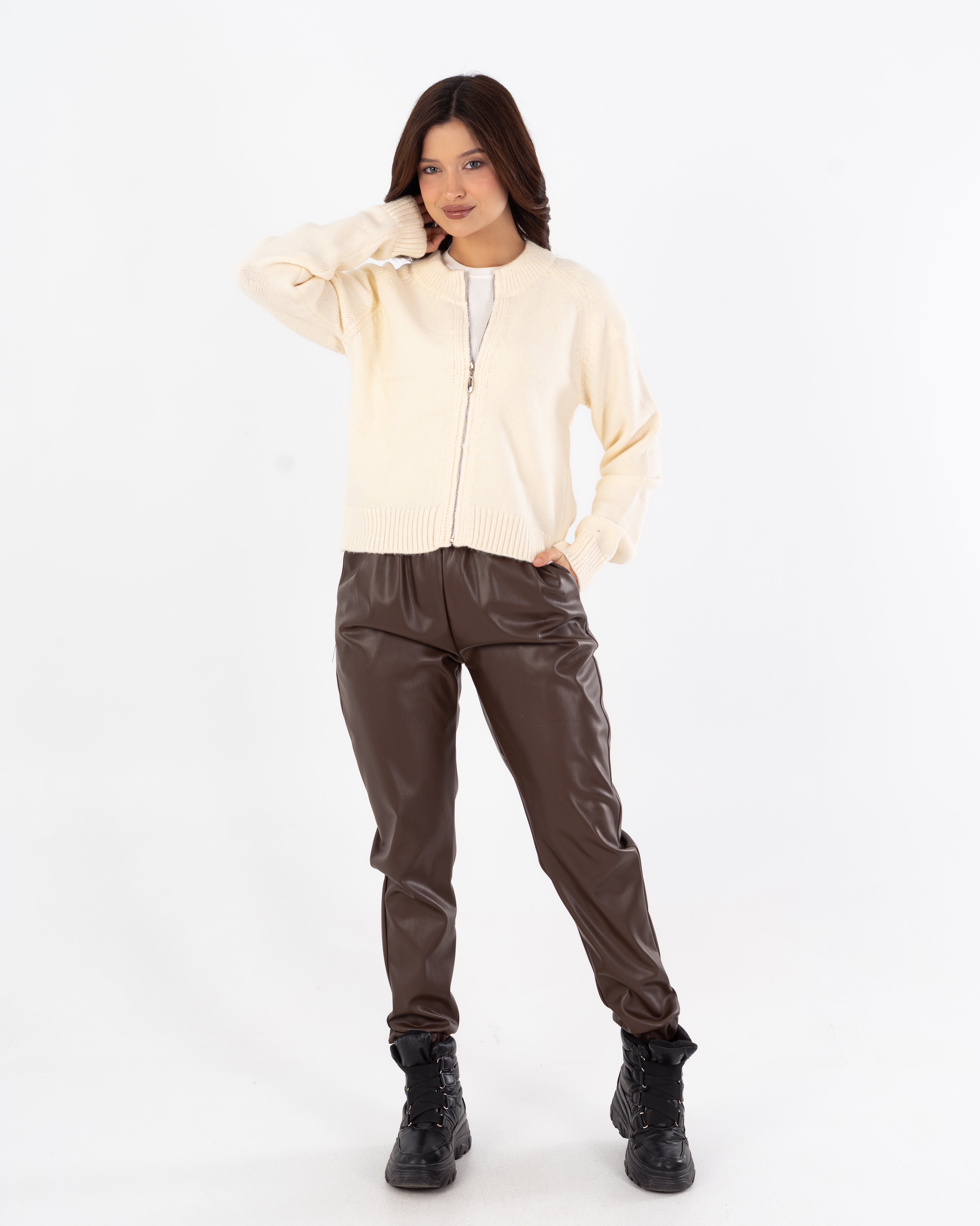 Short Cardigan – Simple Shoulder Embroidery