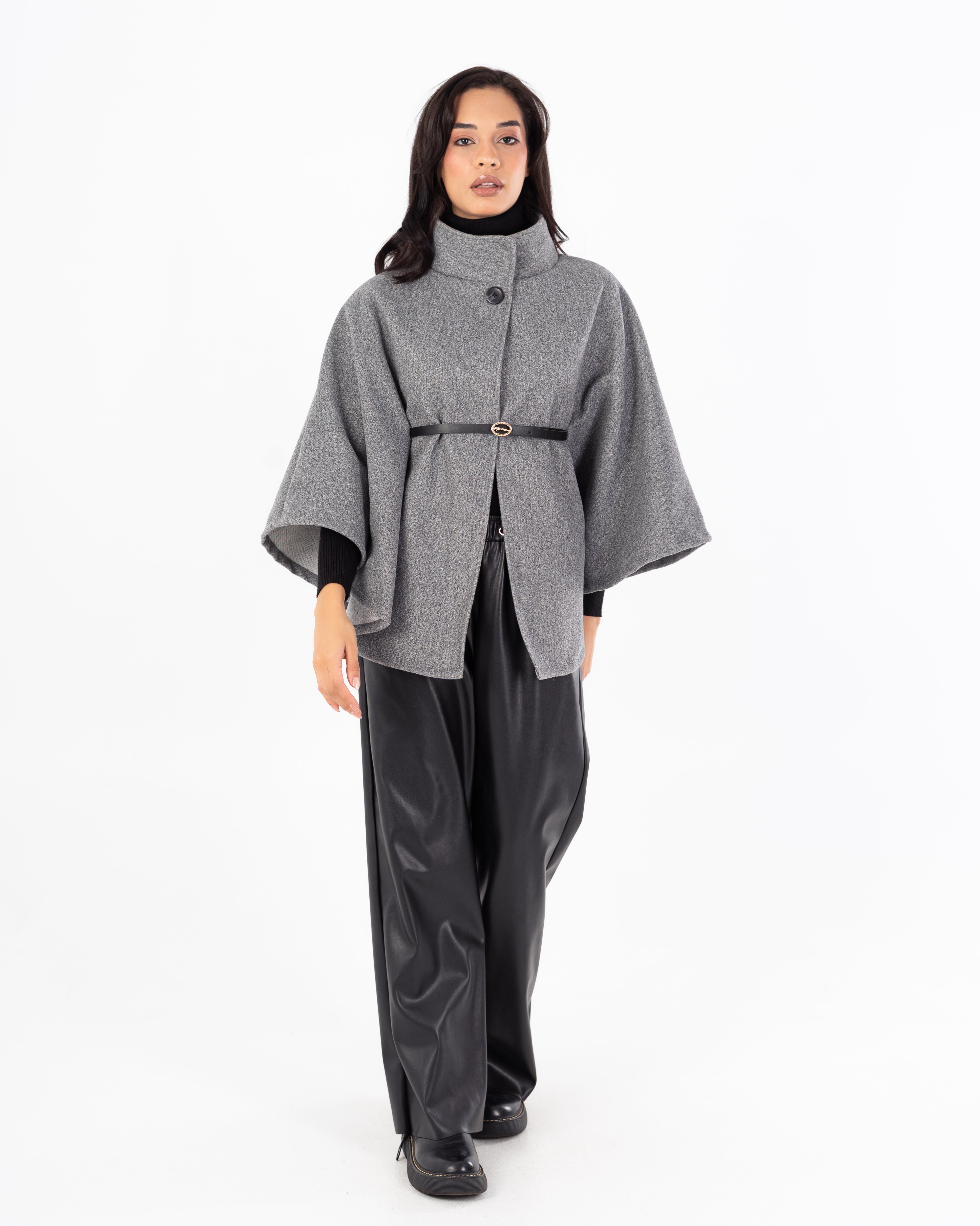 بلوفر بدون أكمام مع حزام