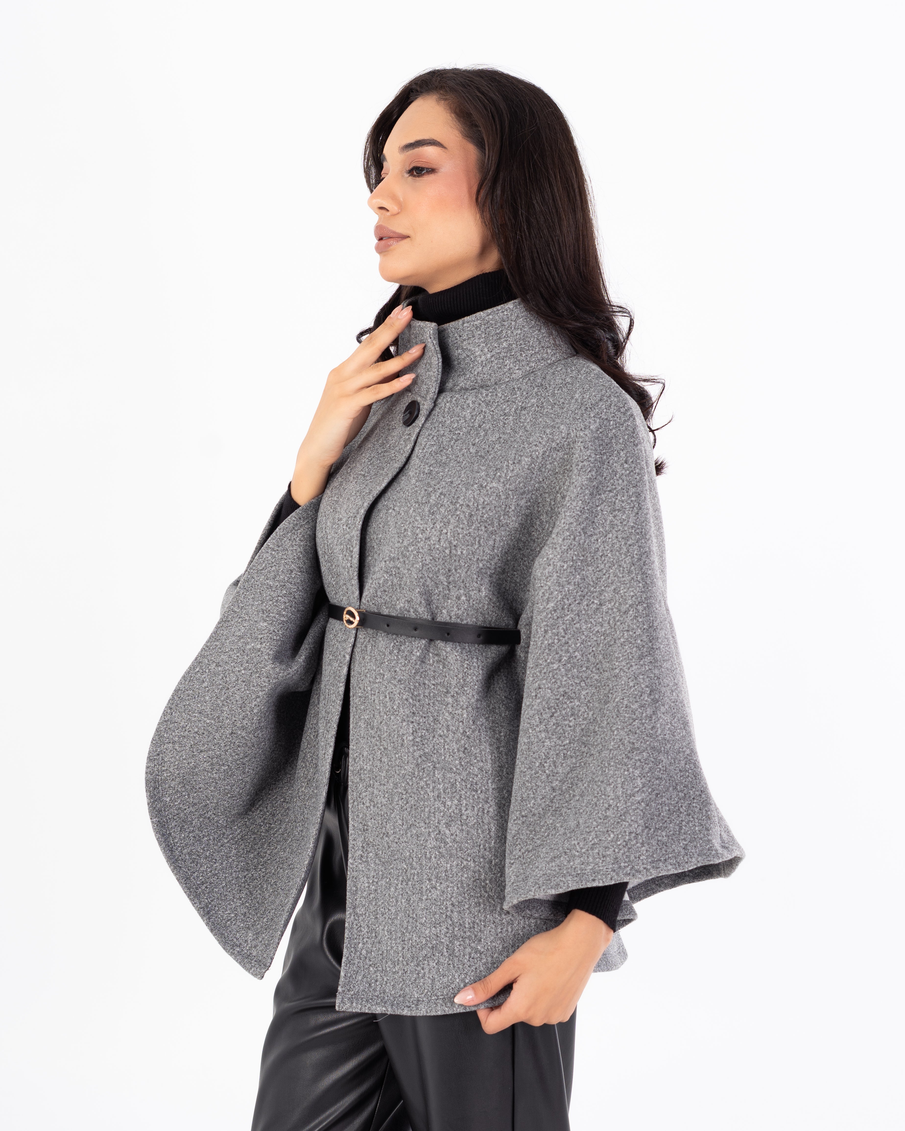 بلوفر بدون أكمام مع حزام