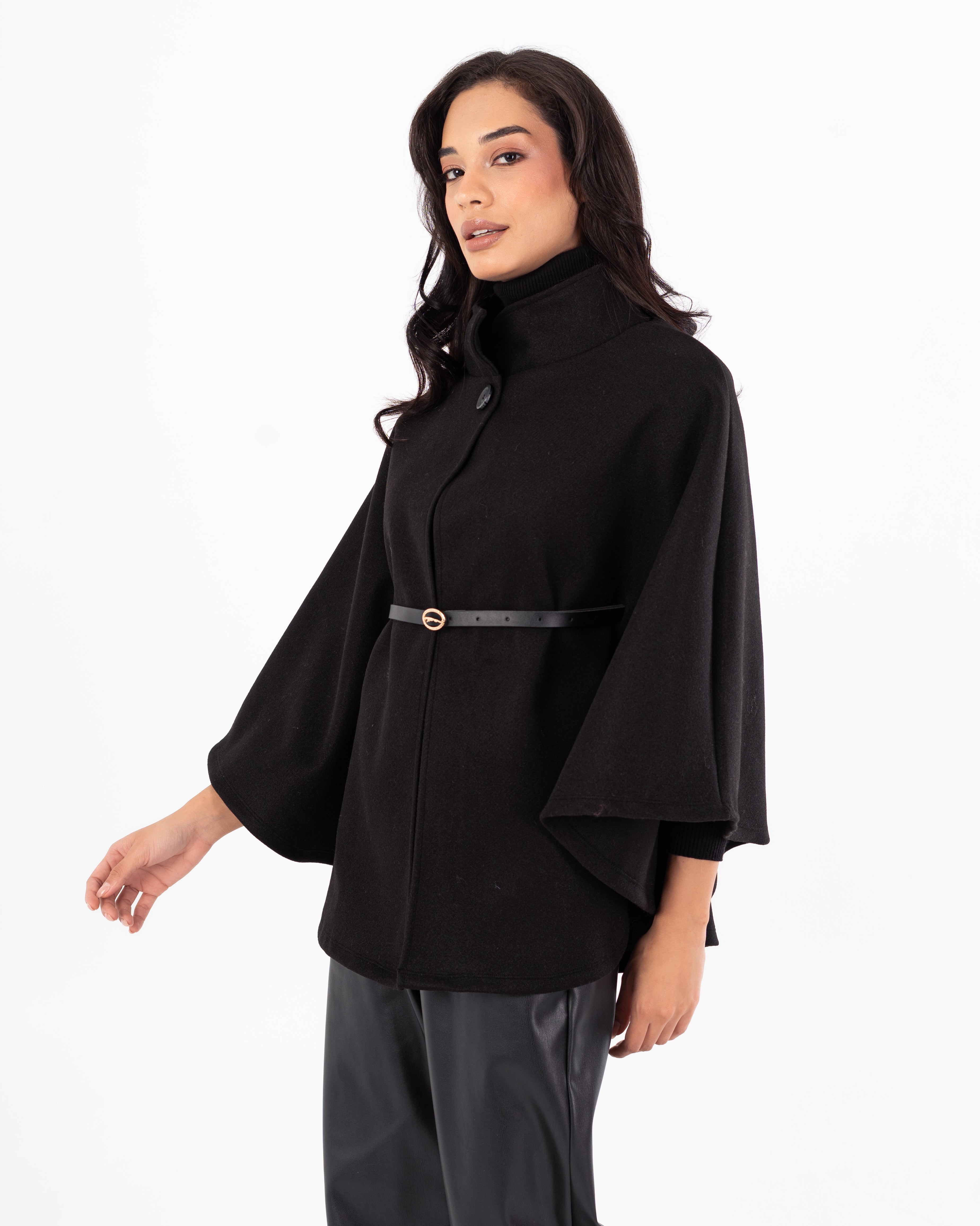 بلوفر بدون أكمام مع حزام