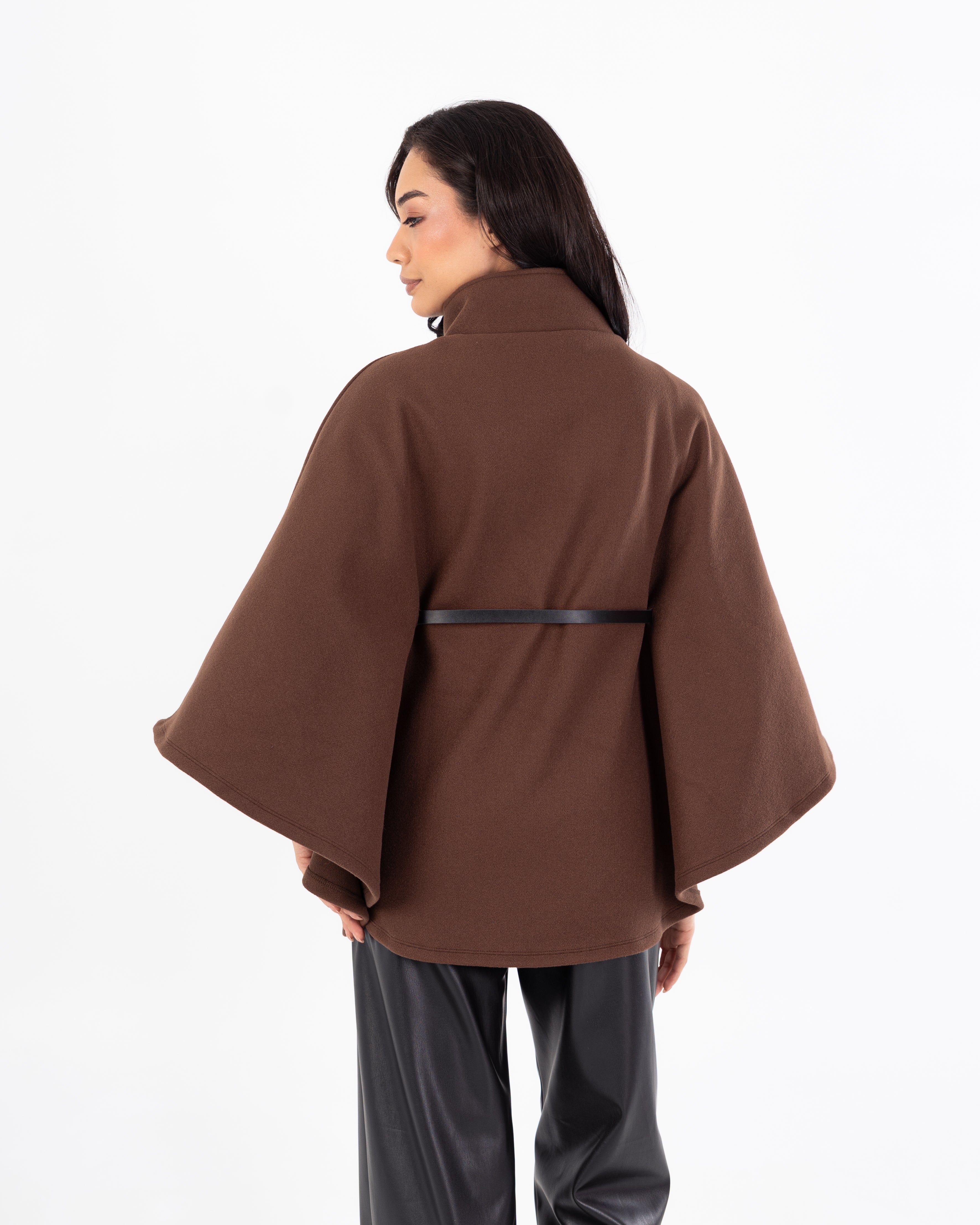 بلوفر بدون أكمام مع حزام