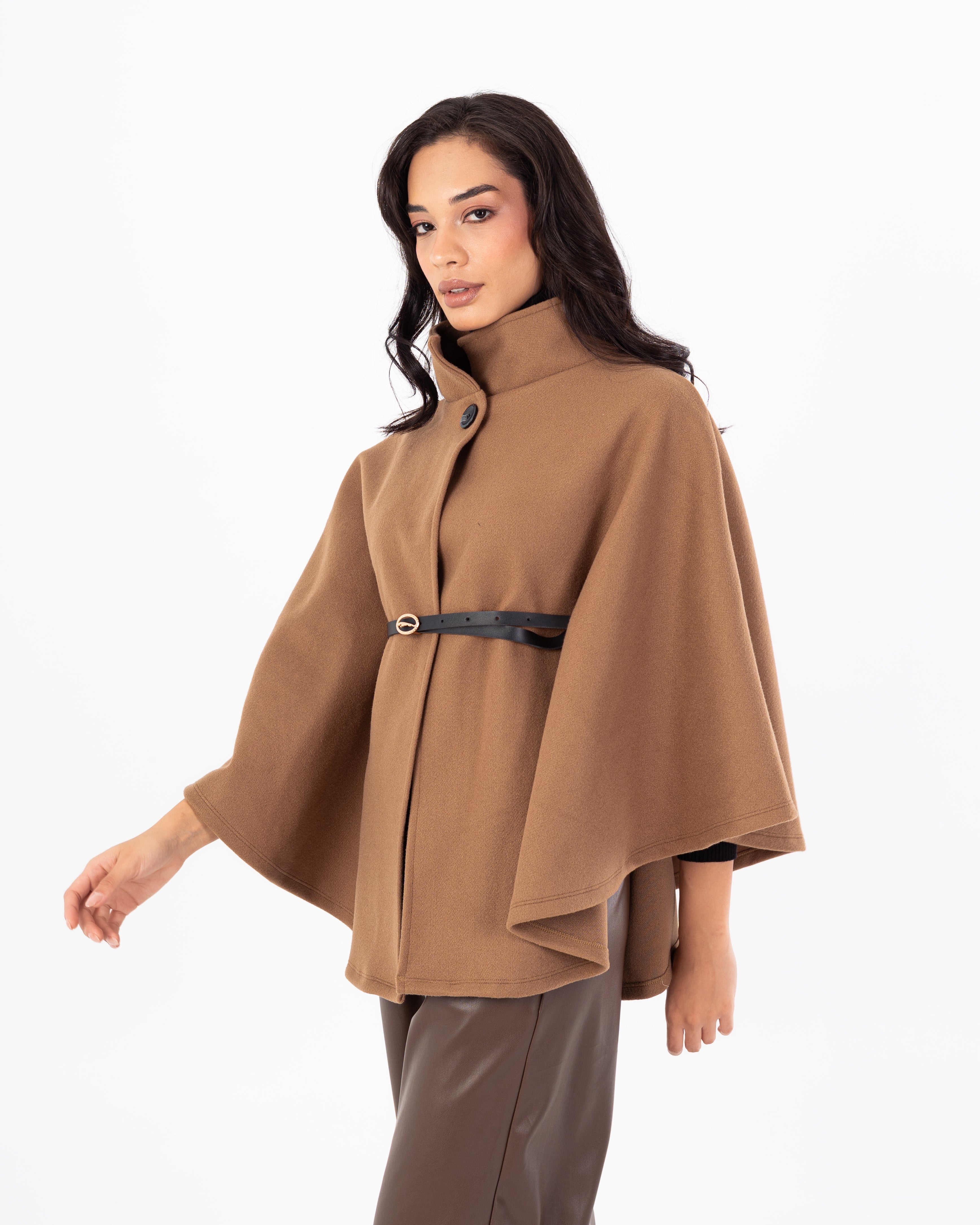 بلوفر بدون أكمام مع حزام