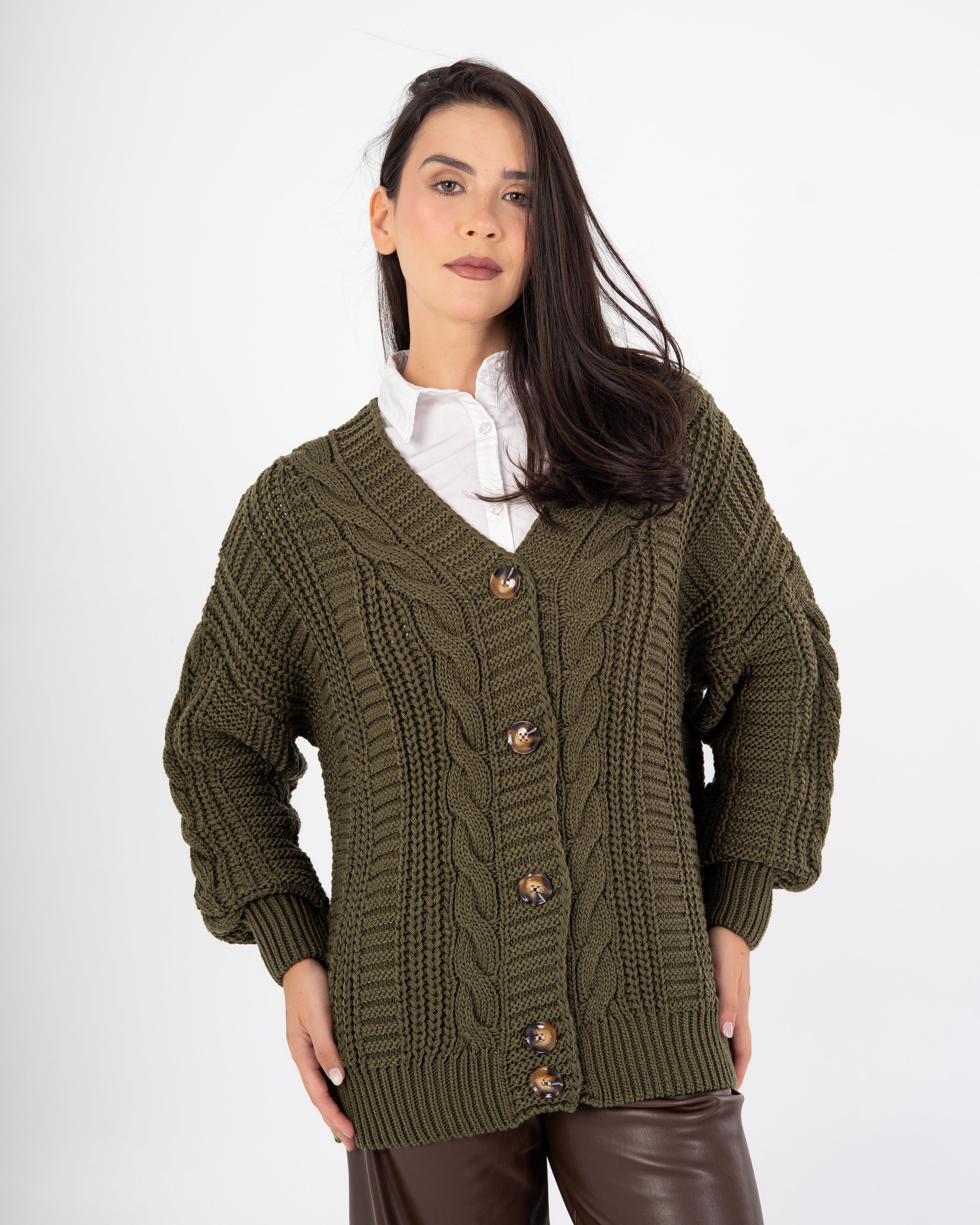 Knitwear Cardigan – Buttoned (Braided Pattern)
