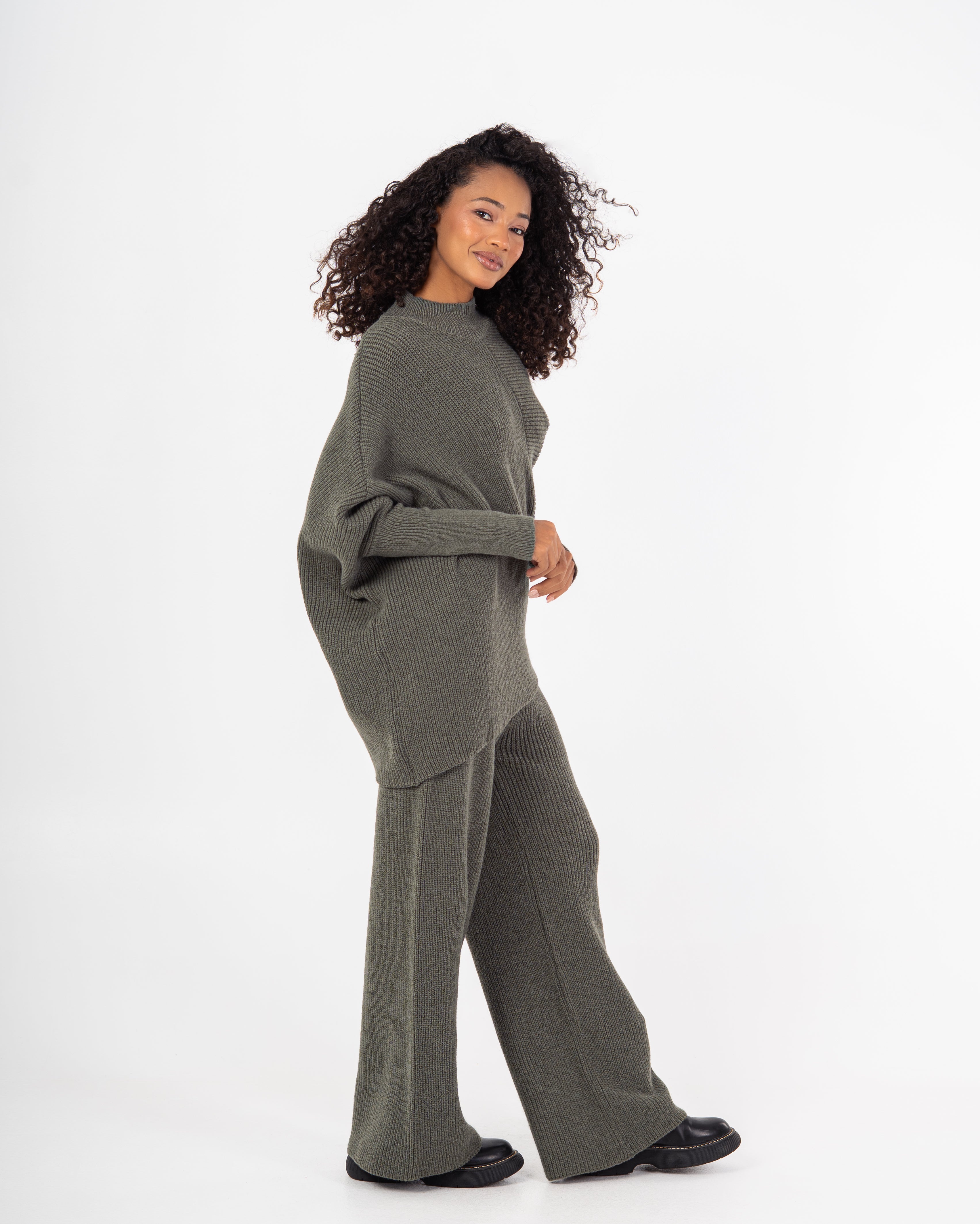 سويت شيرت محبوك – سادة (بلوفر طويل)