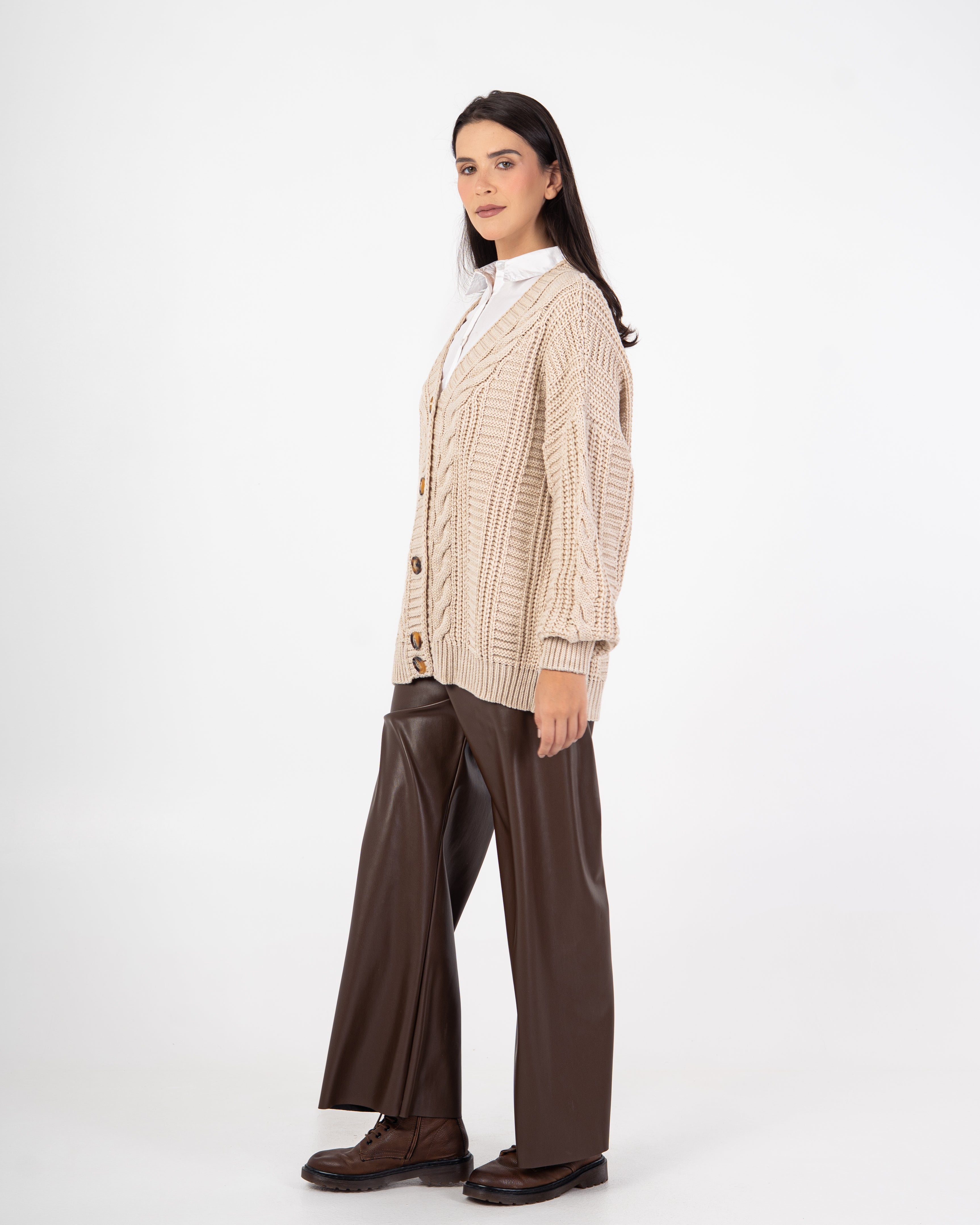 Knitwear Cardigan – Buttoned (Braided Pattern)