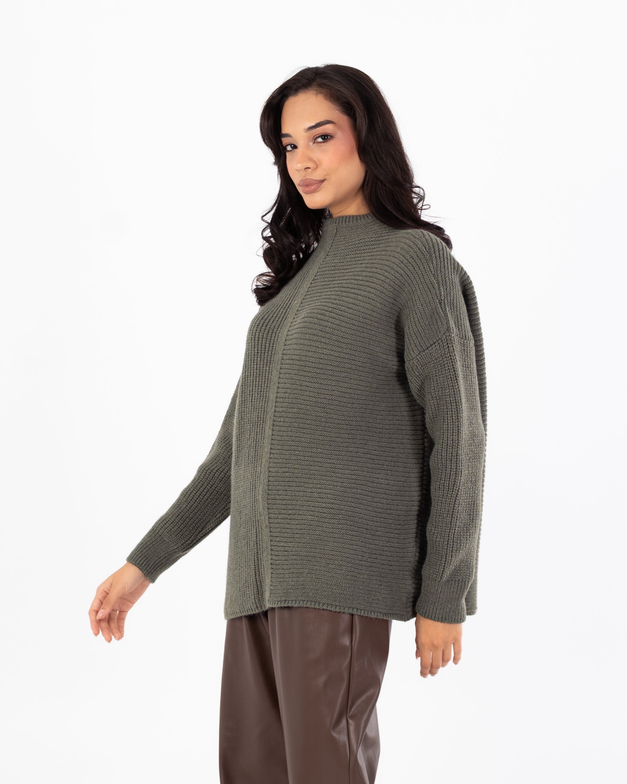 بلوفر سادة برقبة طويلة - خط وسط فاتح