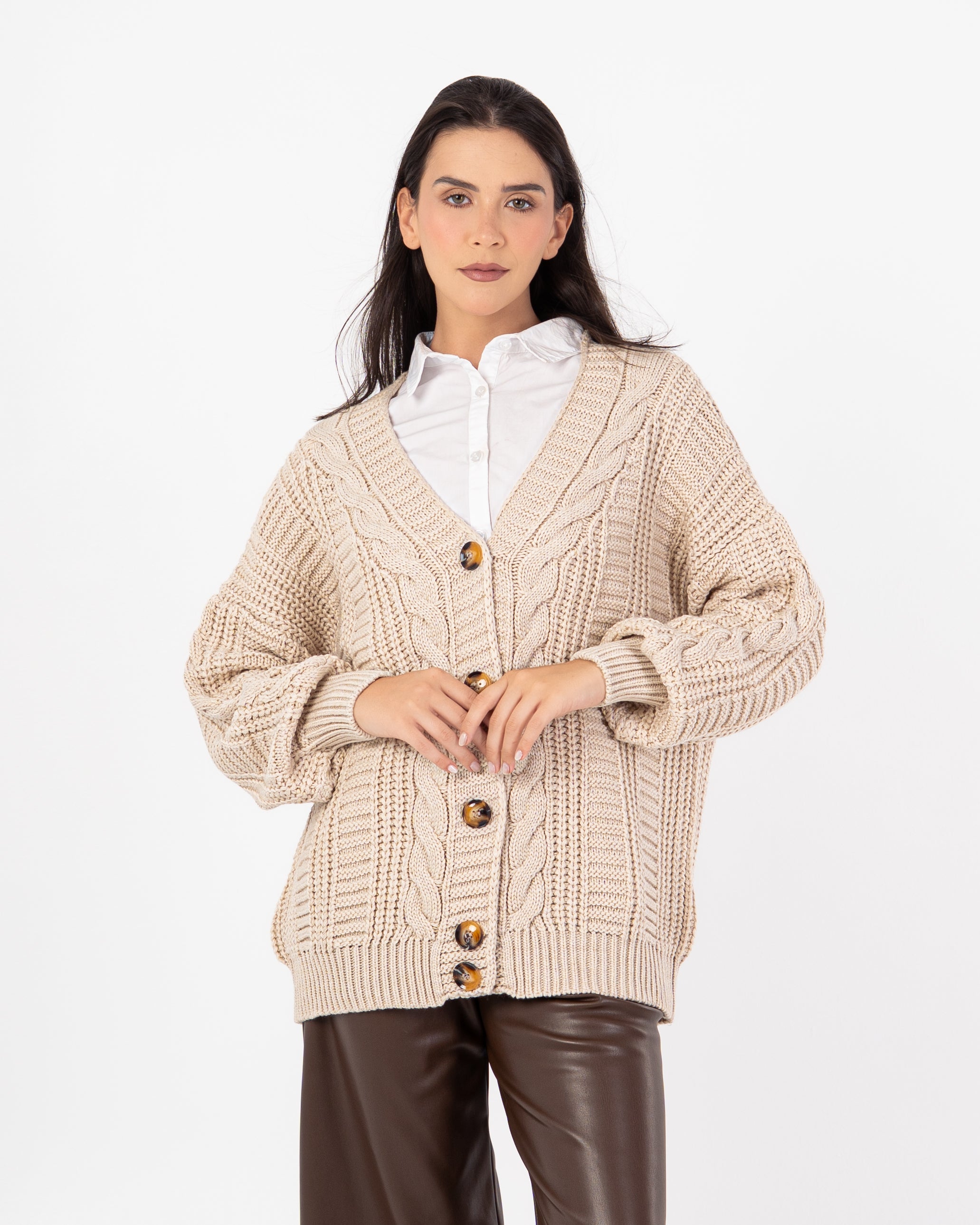 Knitwear Cardigan – Buttoned (Braided Pattern)