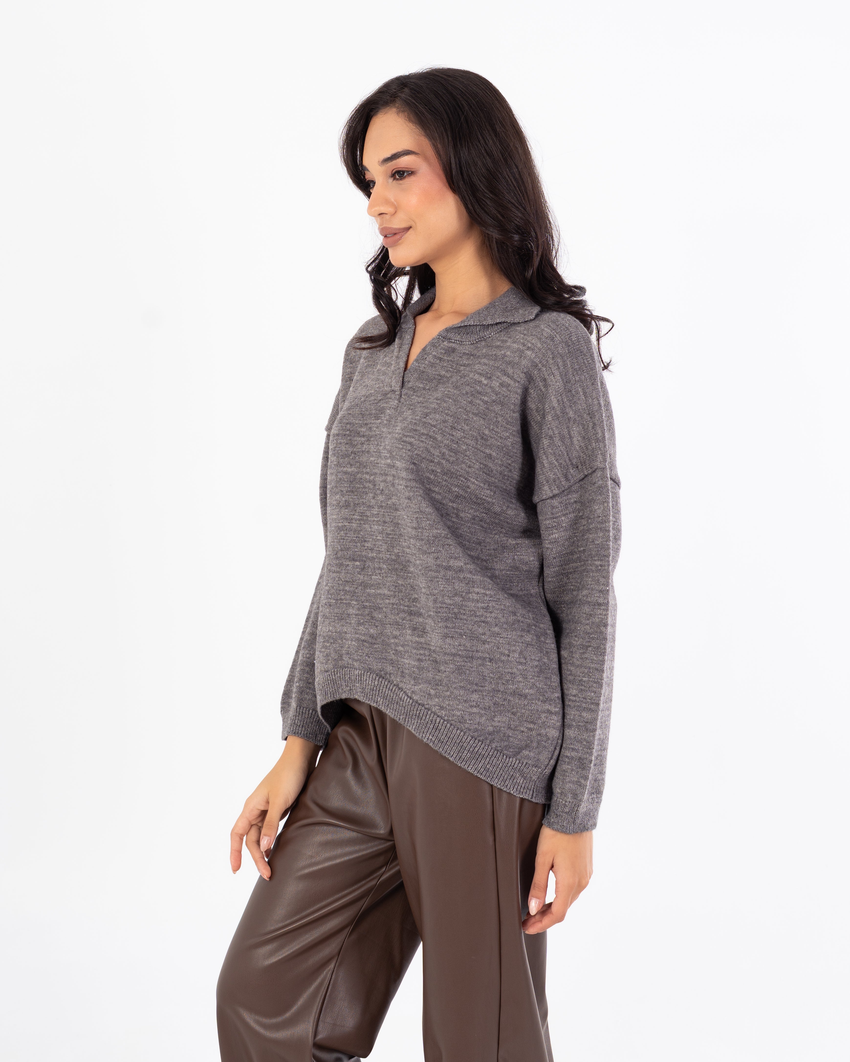 بلوفر كبير الحجم – رقبة على شكل حرف V (ألوان)