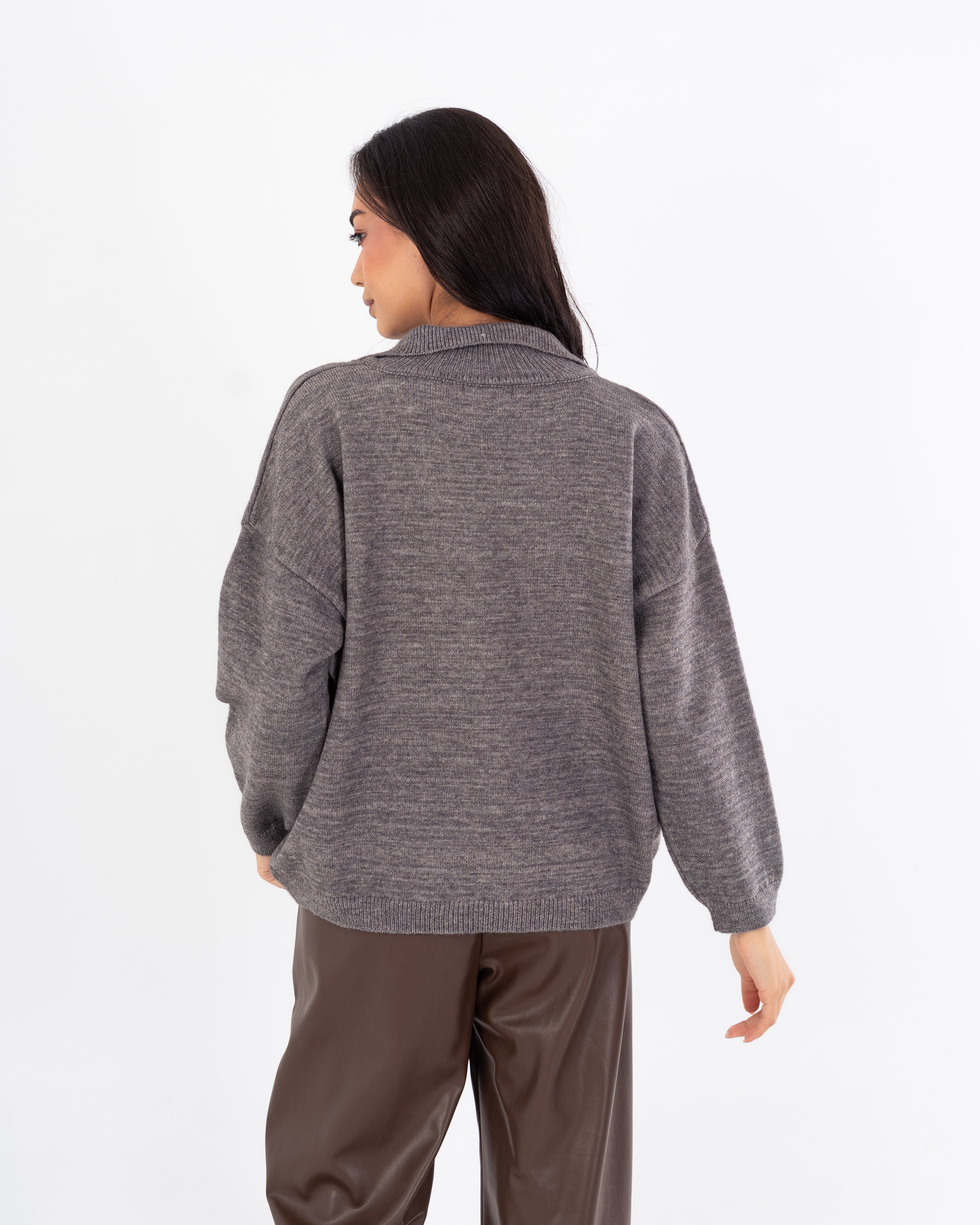 بلوفر كبير الحجم – رقبة على شكل حرف V (ألوان)