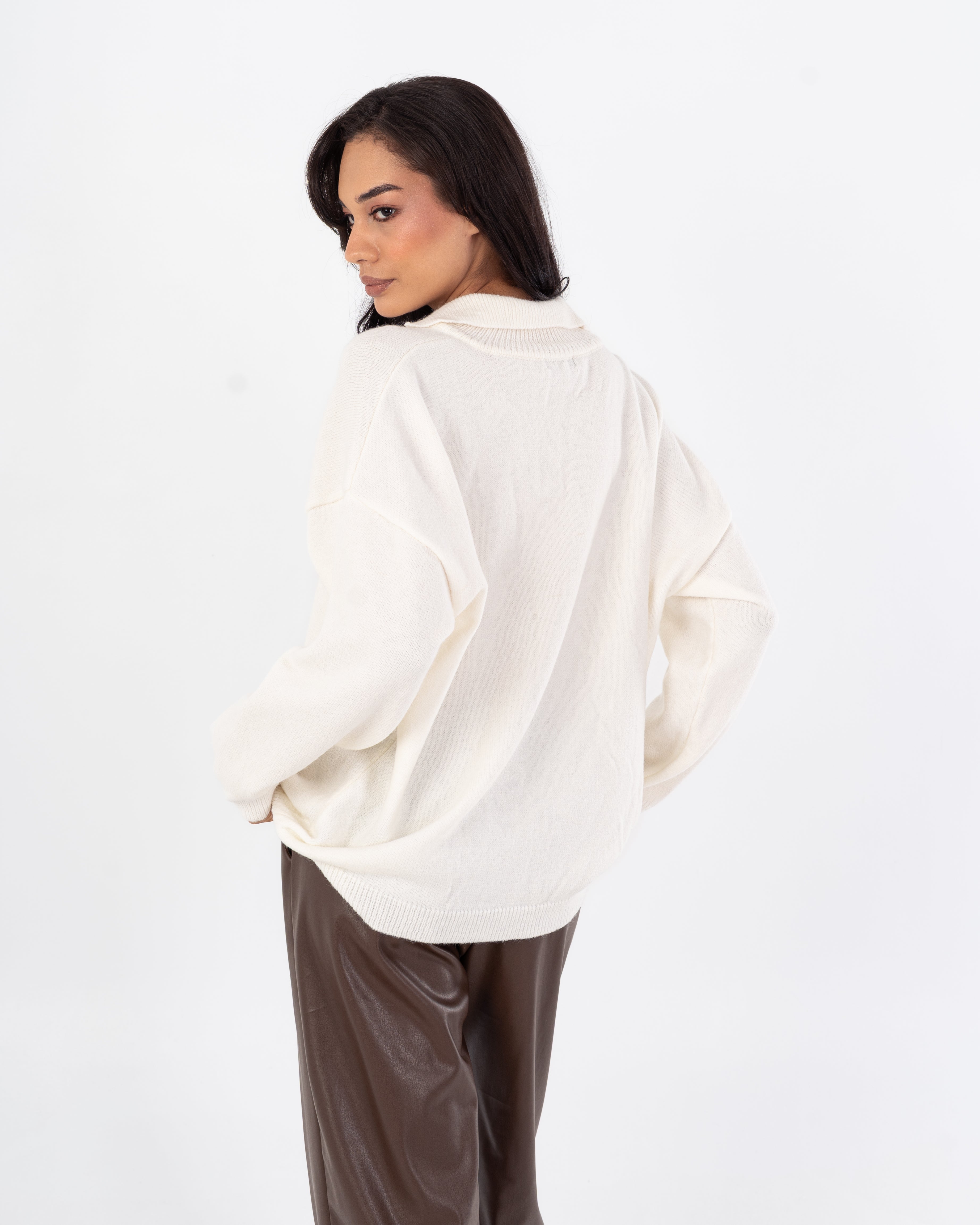 بلوفر كبير الحجم – رقبة على شكل حرف V (ألوان)