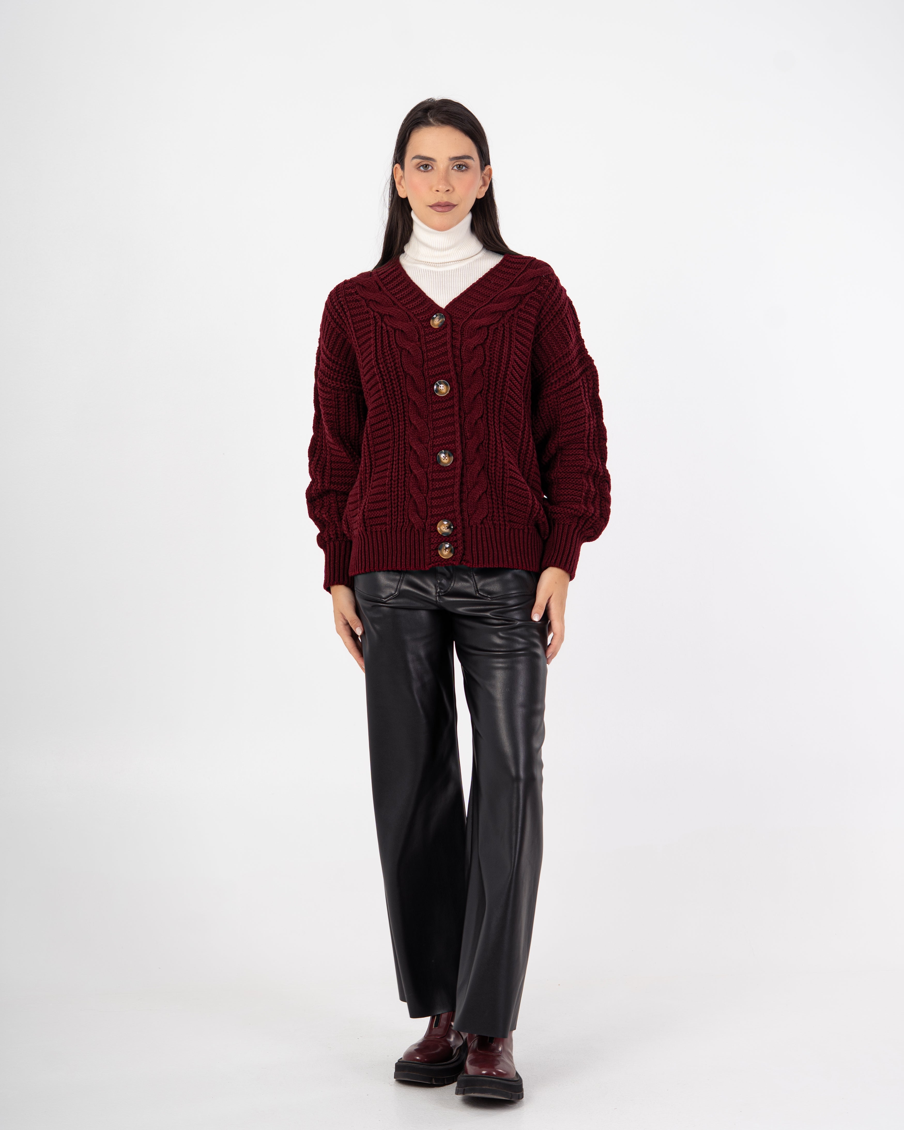 Knitwear Cardigan – Buttoned (Braided Pattern)