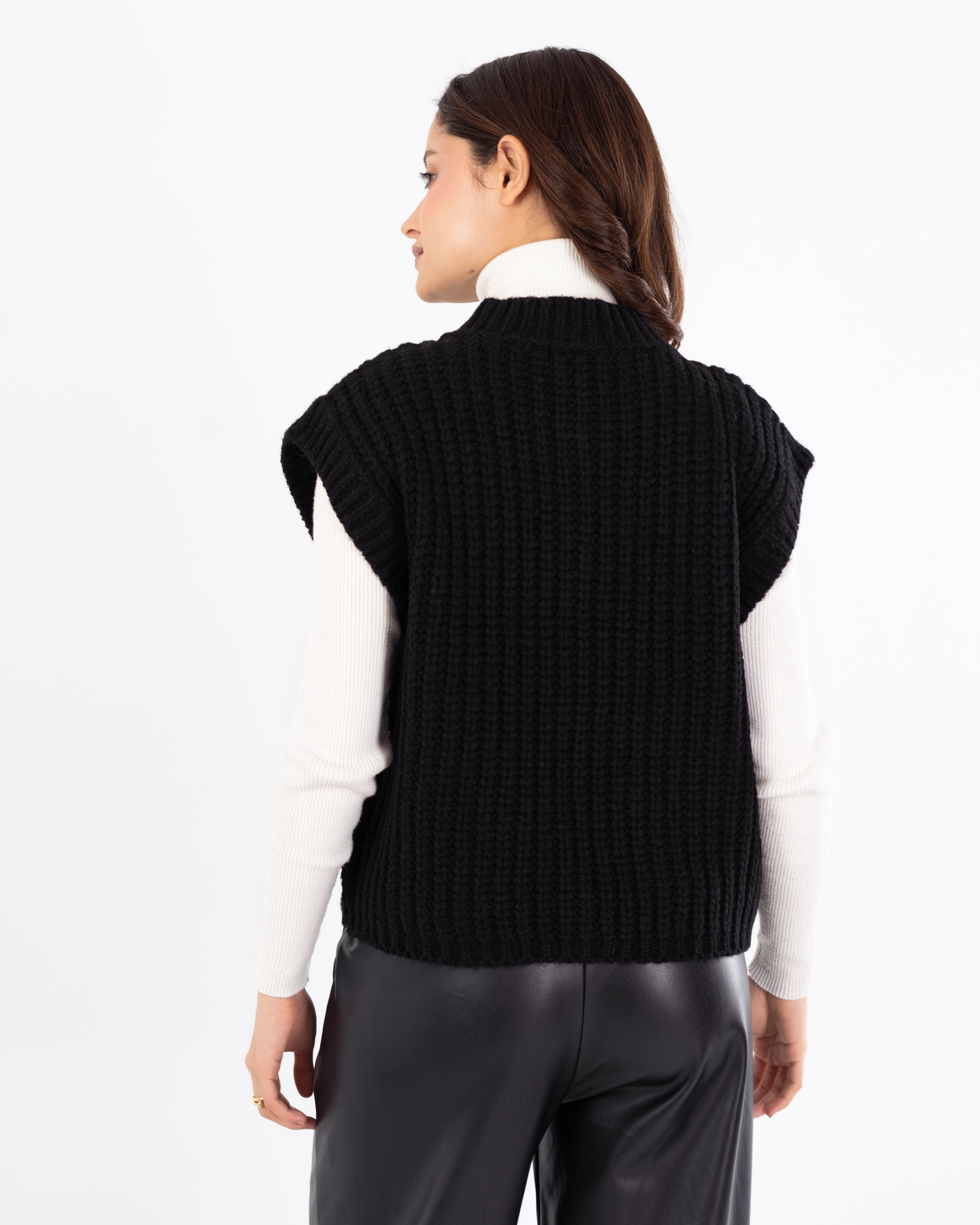 Knitwear Vest With Buttons - (Two-Pockets)